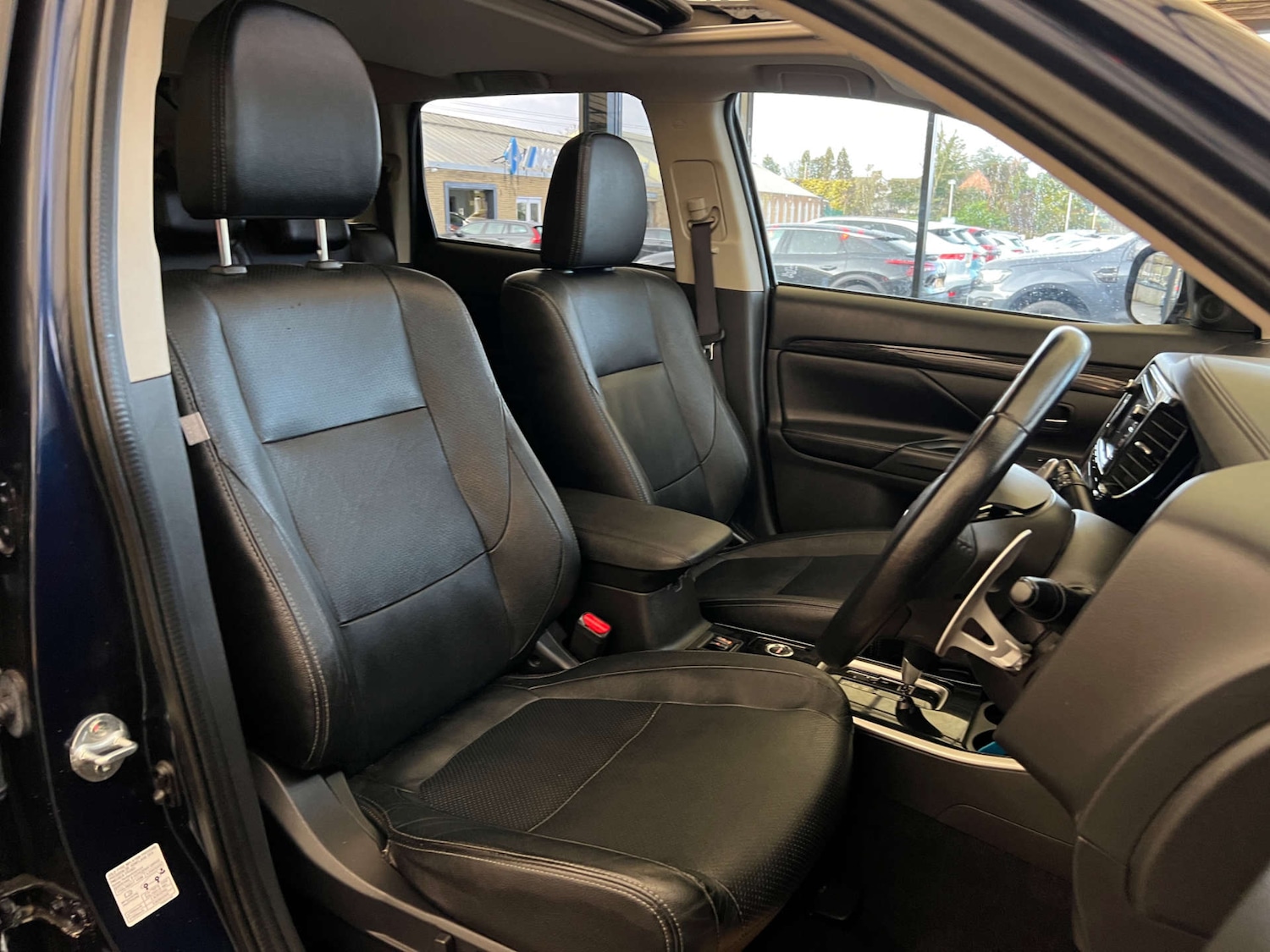 Used Mitsubishi Outlander 2017 for sale - 77888857: Photo 8