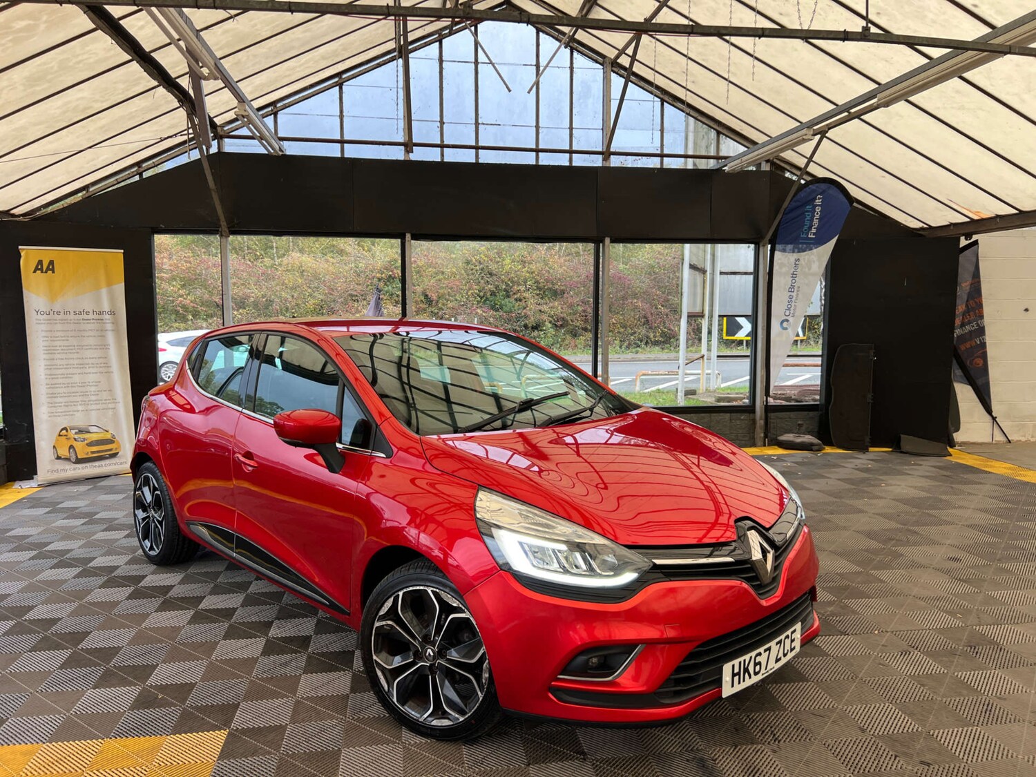 Used Renault Clio 2018 for sale - 76362813: Photo 1