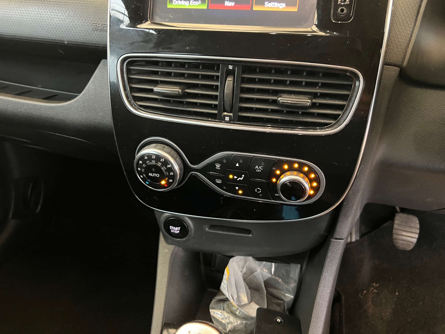 Used Renault Clio 2018 for sale - 76362813: Photo 18