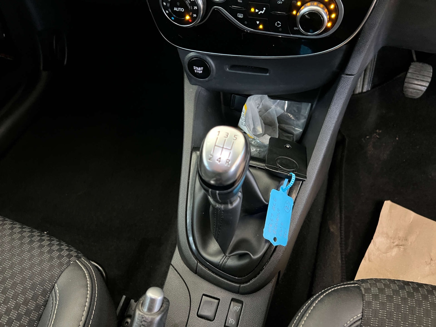 Used Renault Clio 2018 for sale - 76362813: Photo 19