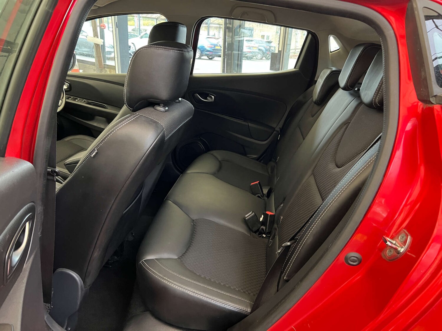 Used Renault Clio 2018 for sale - 76362813: Photo 28