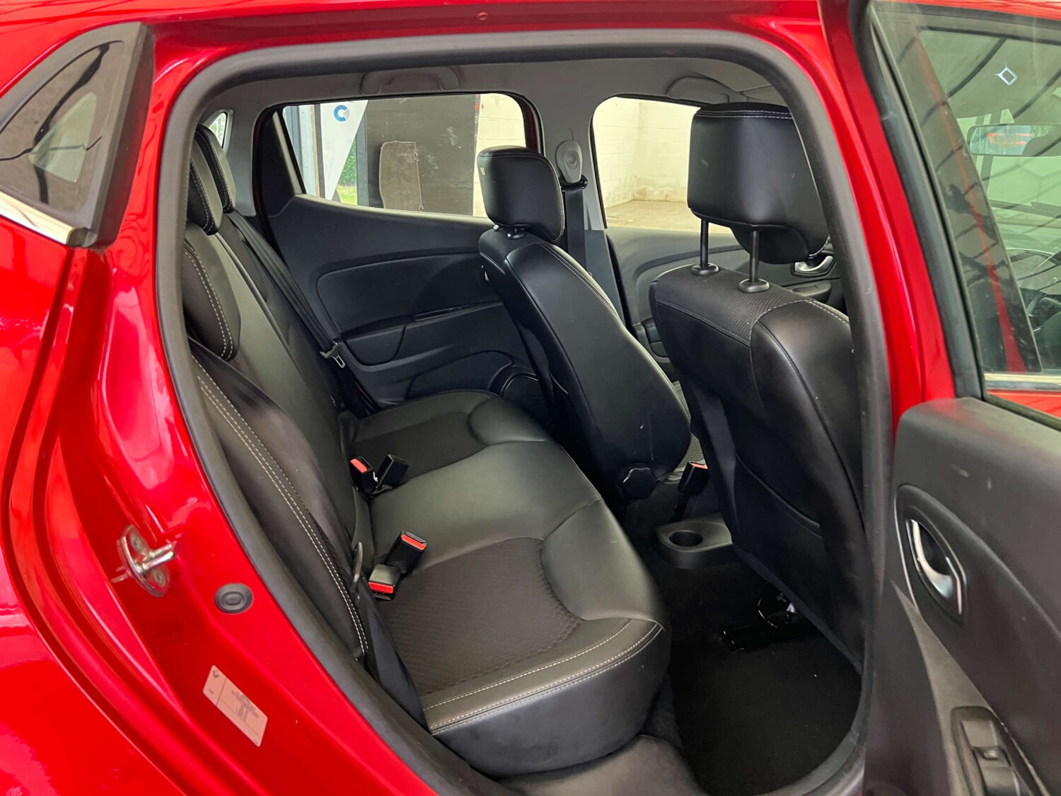 Used Renault Clio 2018 for sale - 76362813: Photo 29