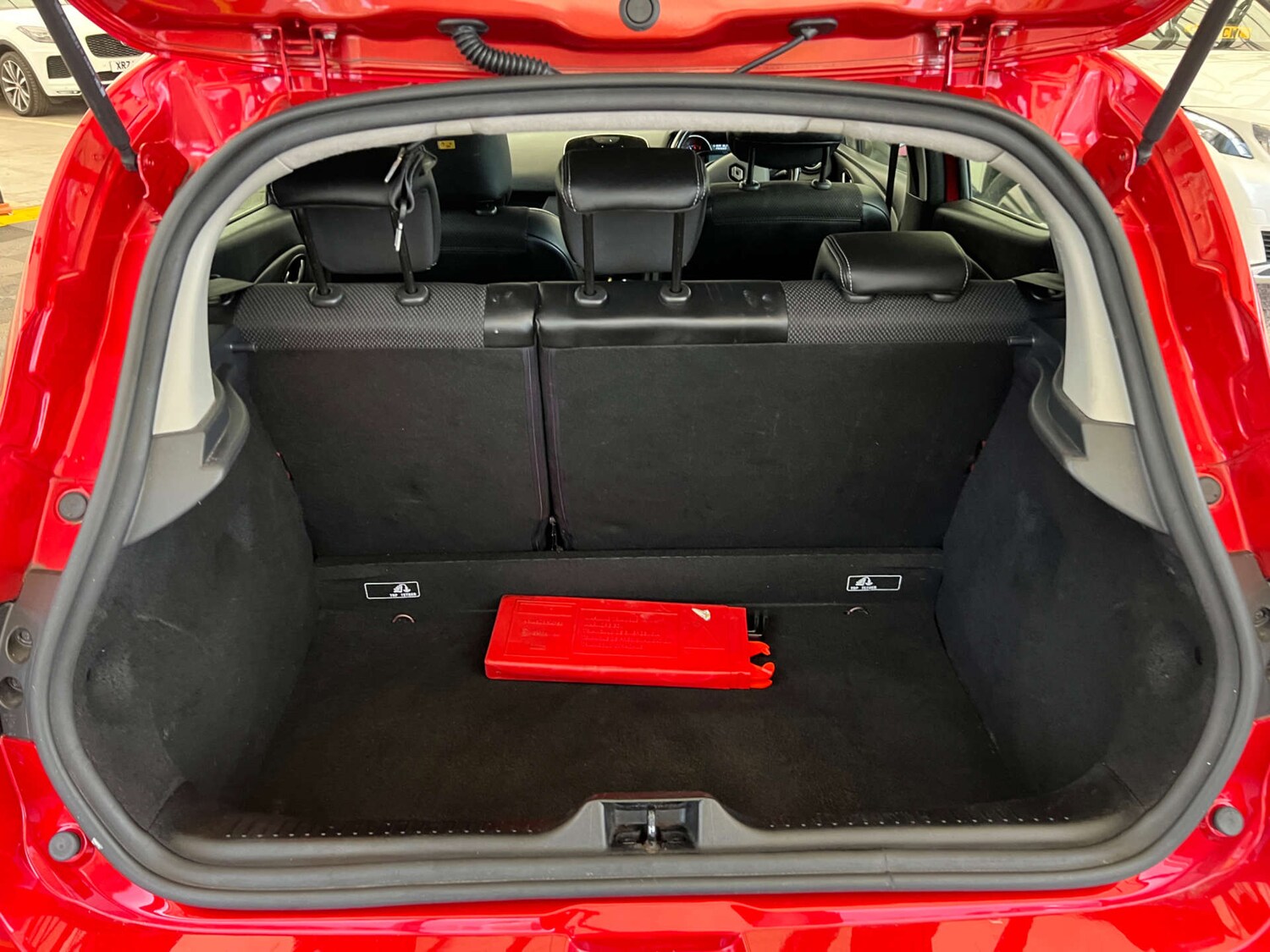 Used Renault Clio 2018 for sale - 76362813: Photo 30