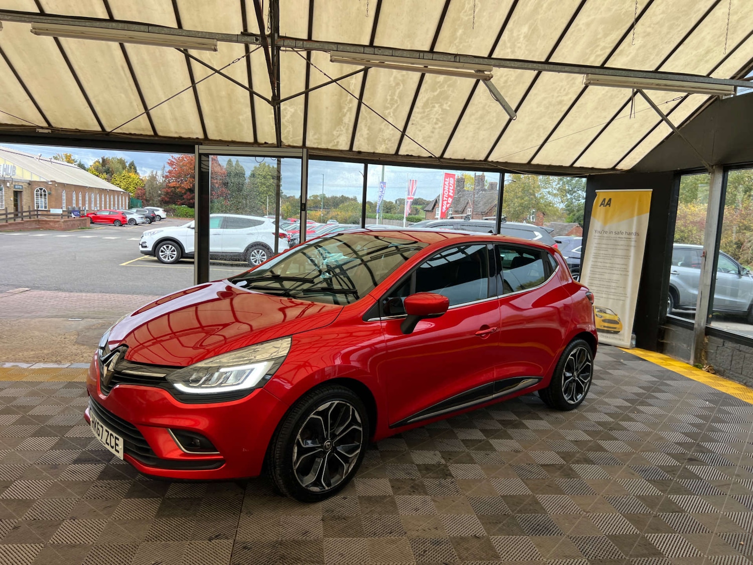 Used Renault Clio 2018 for sale - 76362813: Photo 4
