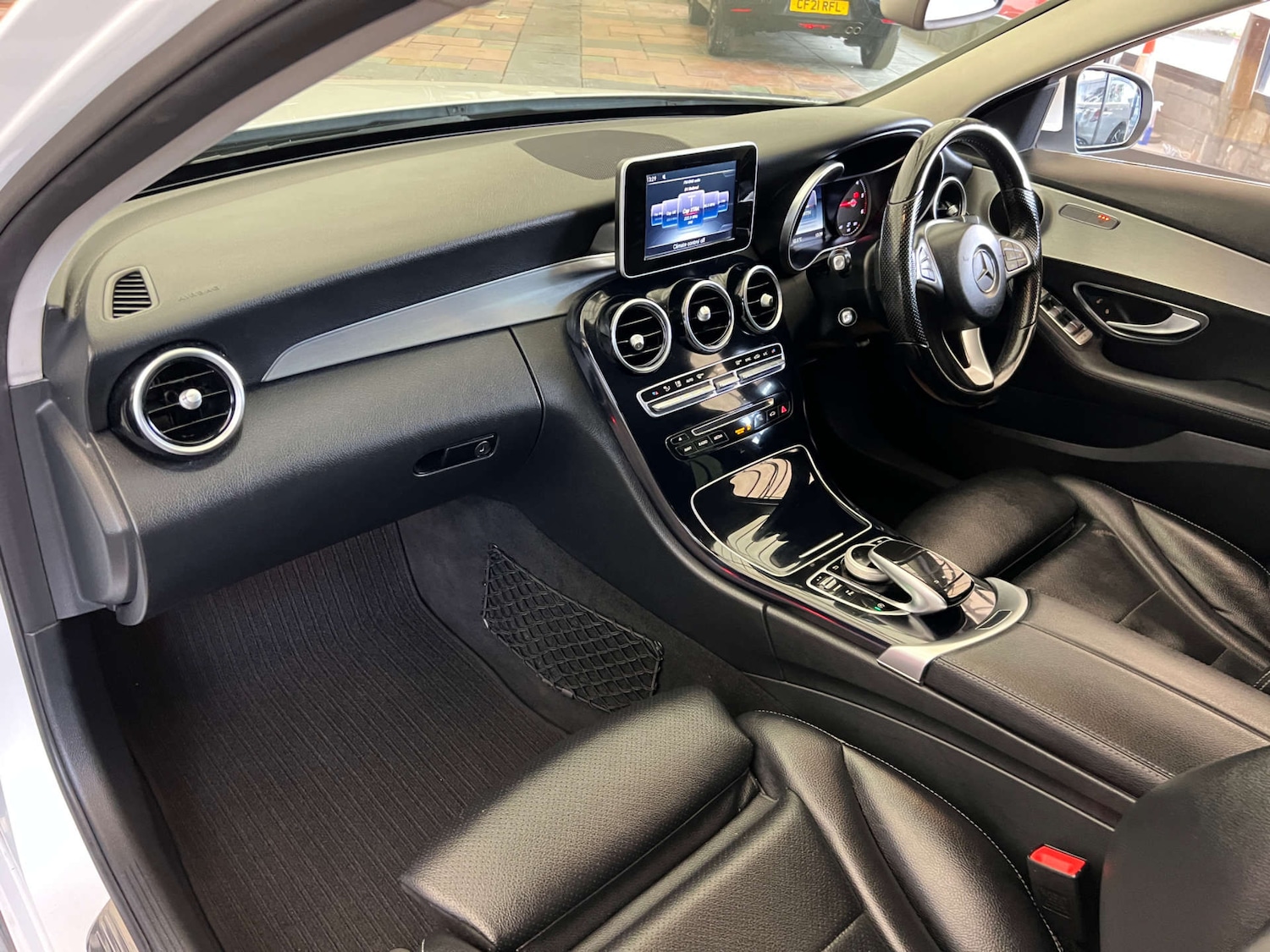 Used Mercedes-Benz C Class 2016 for sale - 76412609: Photo 25