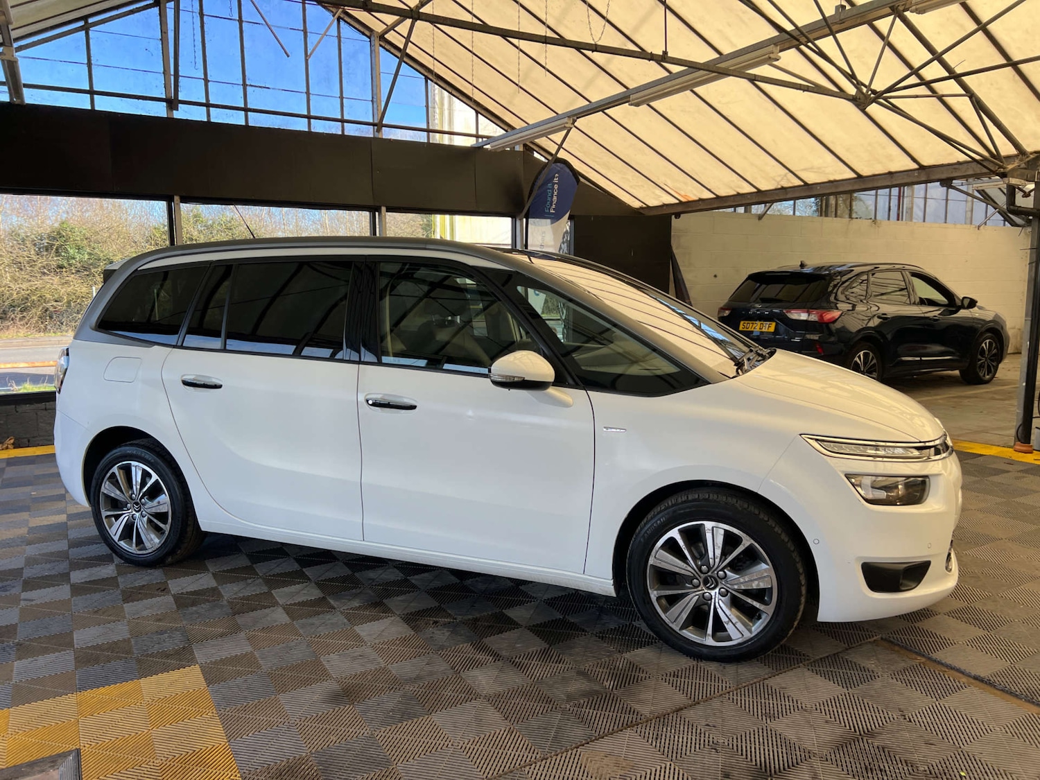 Used Citroen C4 Picasso 2015 for sale - 77567795: Photo 2