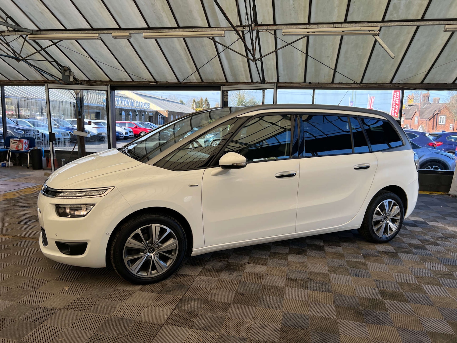 Used Citroen C4 Picasso 2015 for sale - 77567795: Photo 4