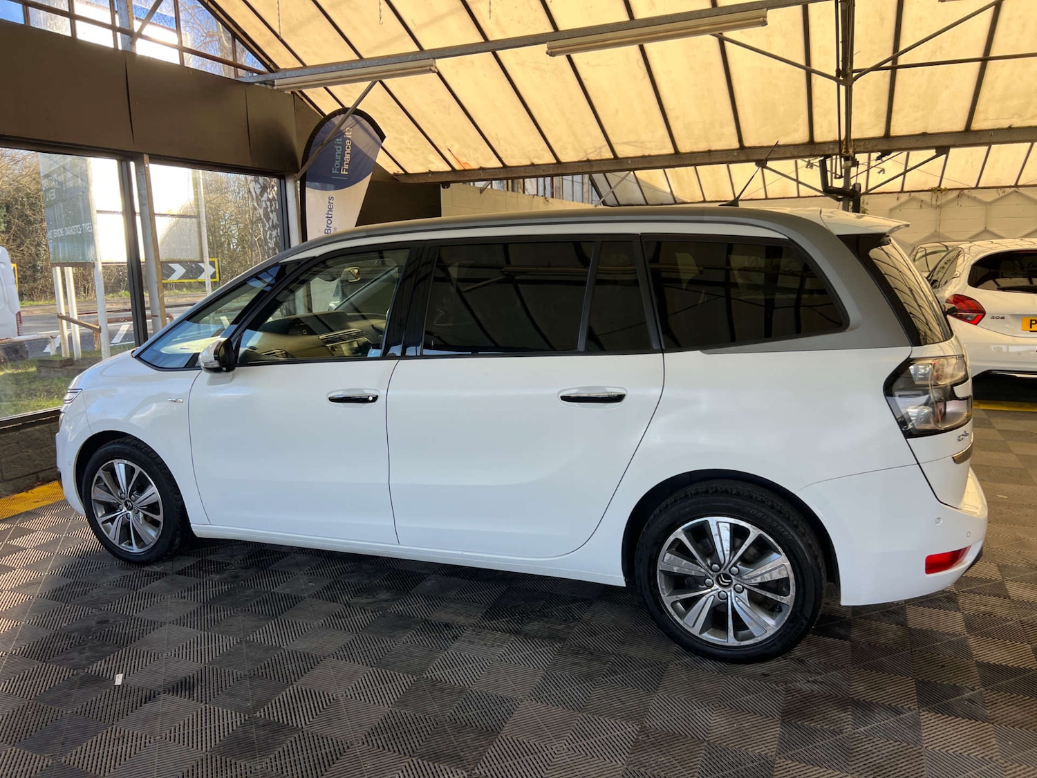 Used Citroen C4 Picasso 2015 for sale - 77567795: Photo 5
