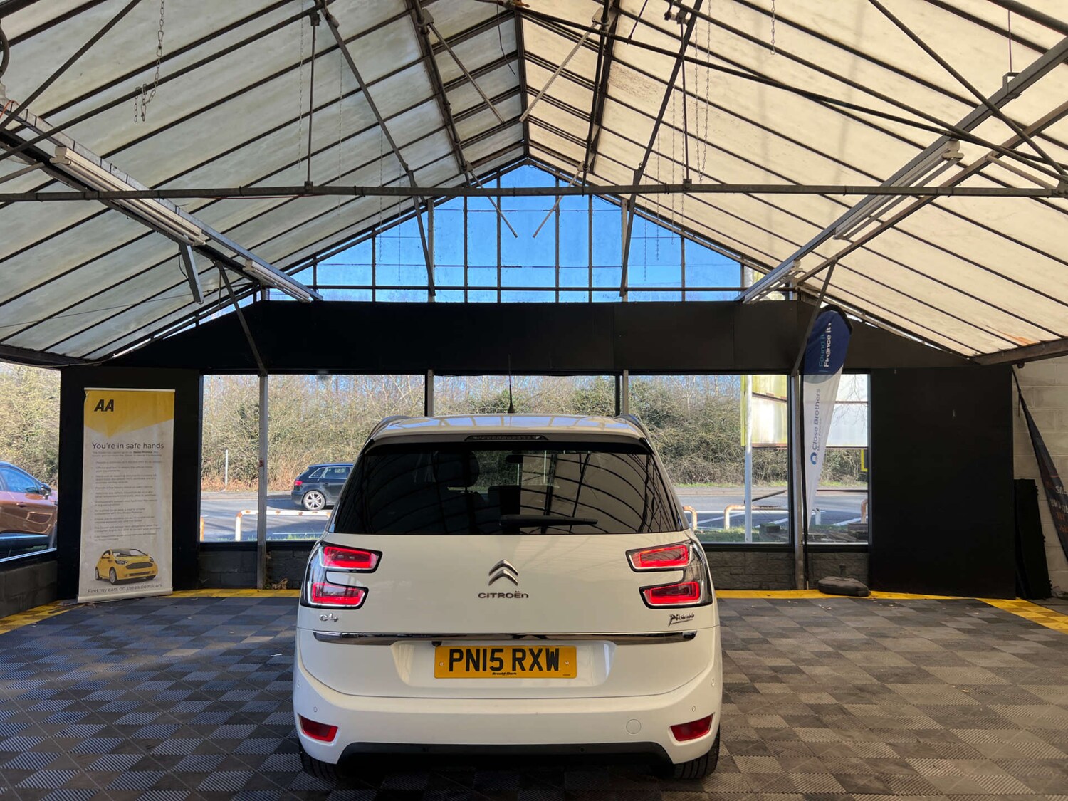 Used Citroen C4 Picasso 2015 for sale - 77567795: Photo 6