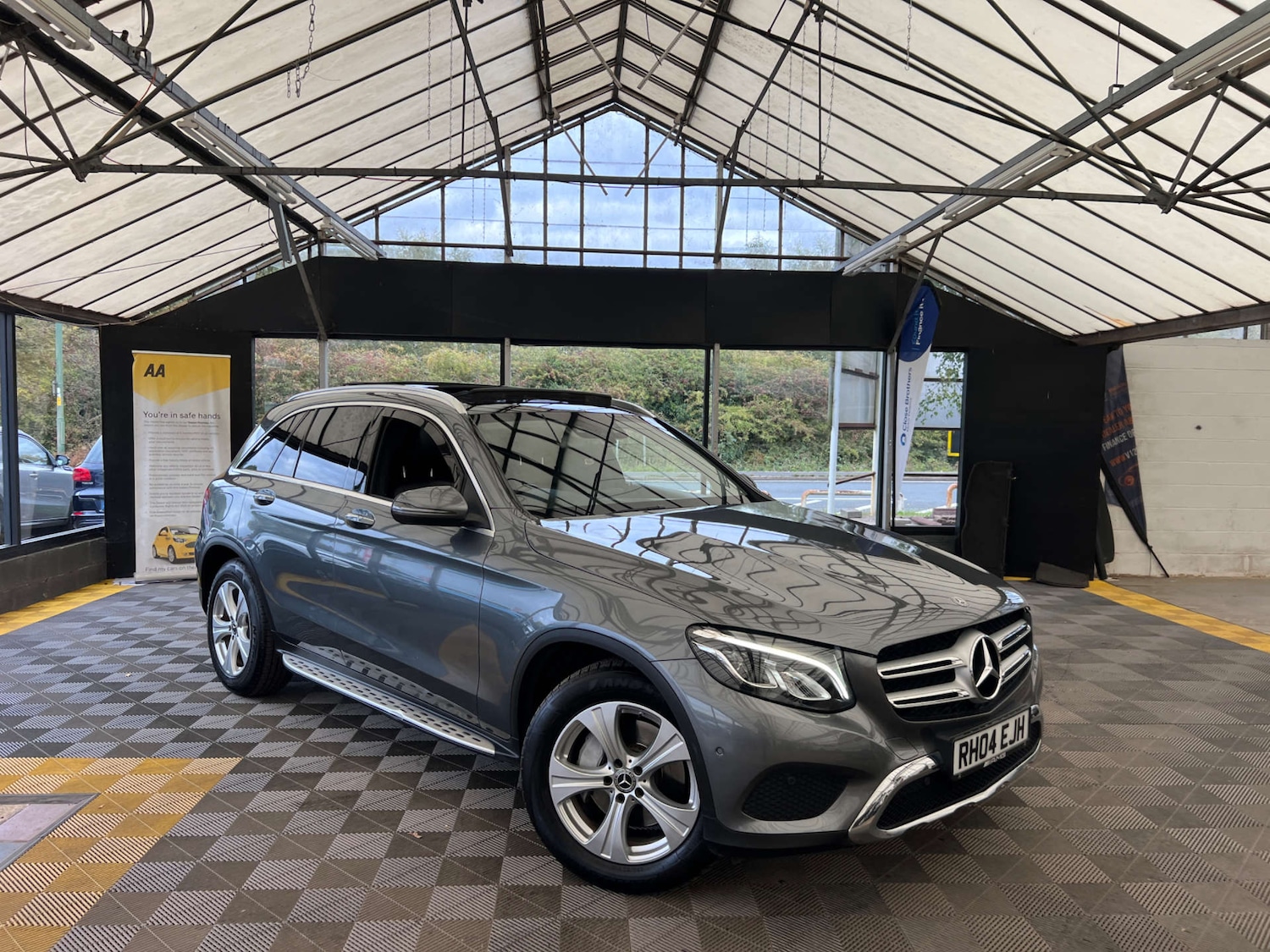 Used Mercedes-Benz GLC 2018 for sale - 76127572: Photo 1