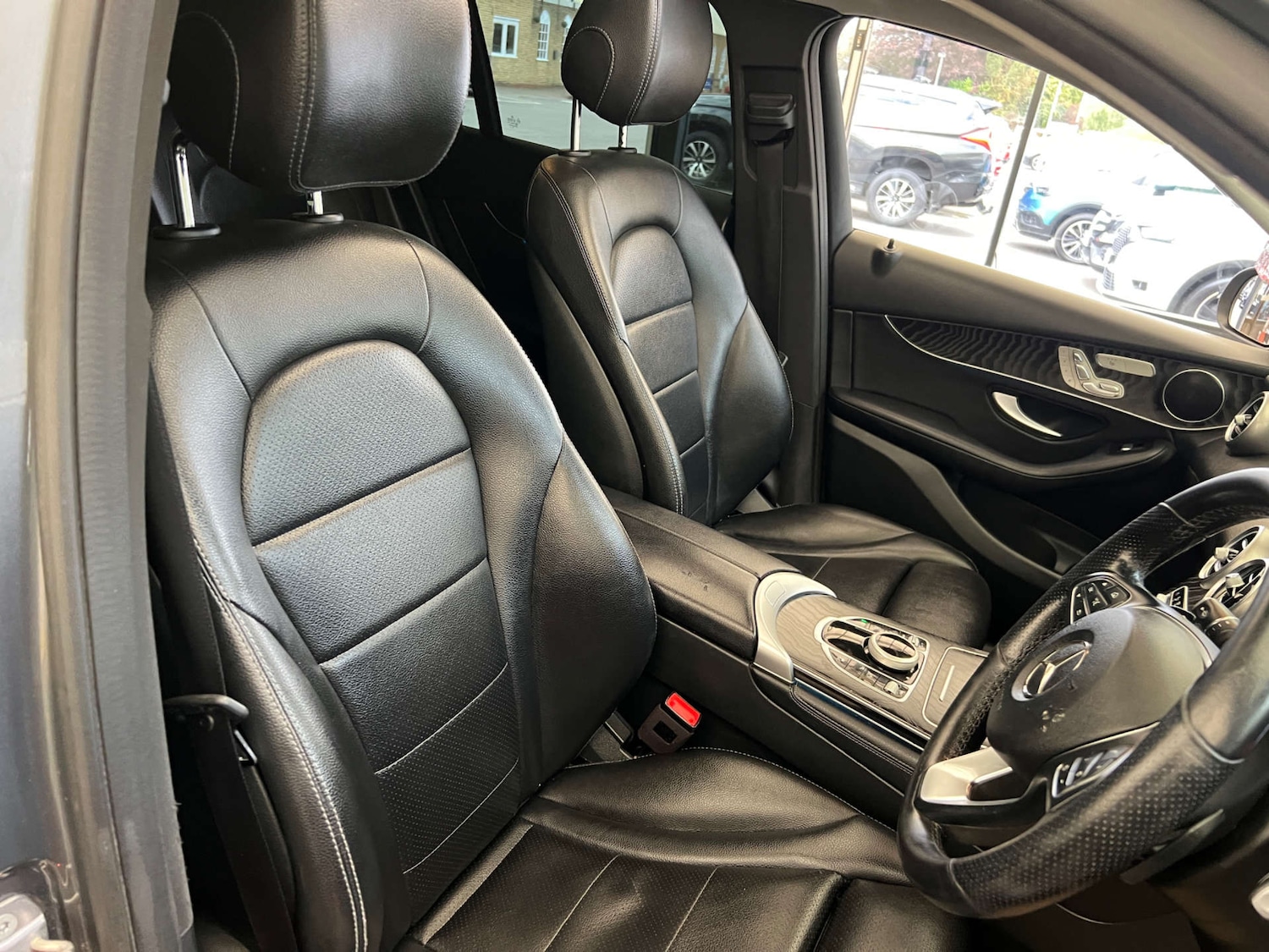 Used Mercedes-Benz GLC 2018 for sale - 76127572: Photo 10