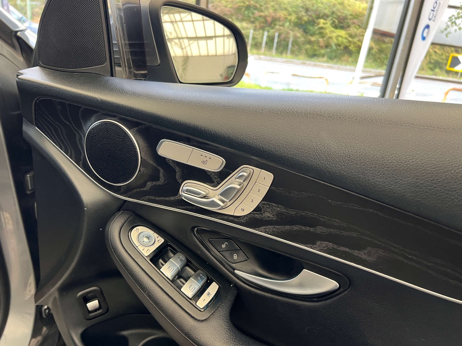 Used Mercedes-Benz GLC 2018 for sale - 76127572: Photo 11