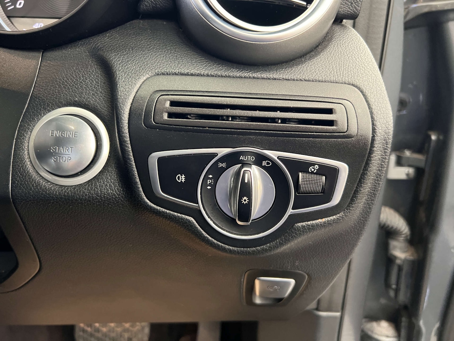 Used Mercedes-Benz GLC 2018 for sale - 76127572: Photo 14