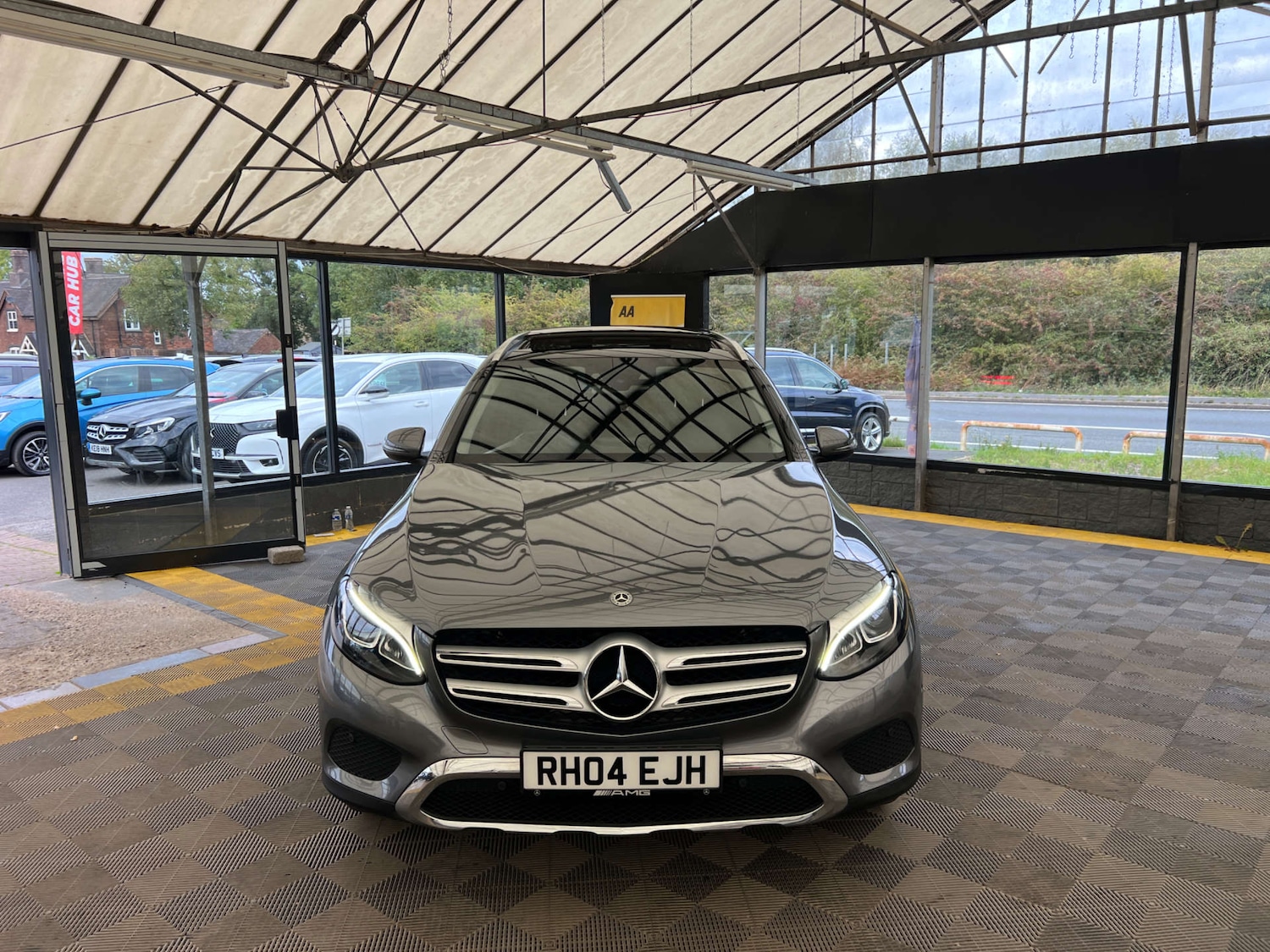 Used Mercedes-Benz GLC 2018 for sale - 76127572: Photo 2