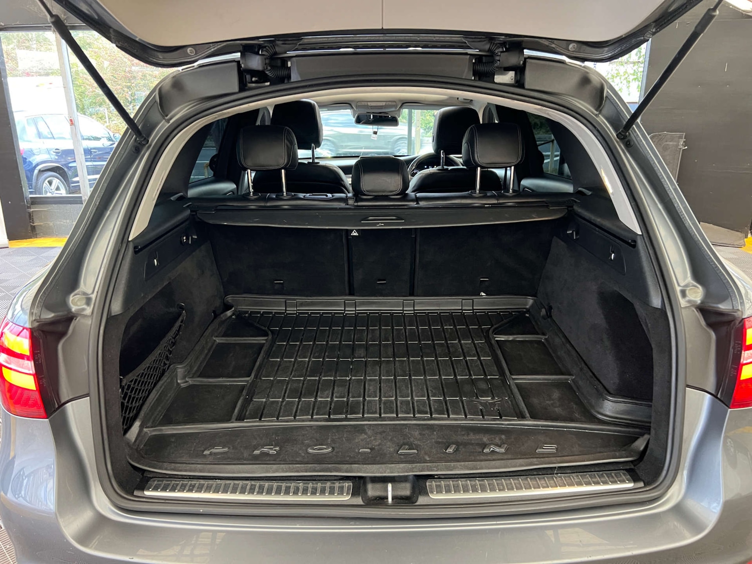Used Mercedes-Benz GLC 2018 for sale - 76127572: Photo 35