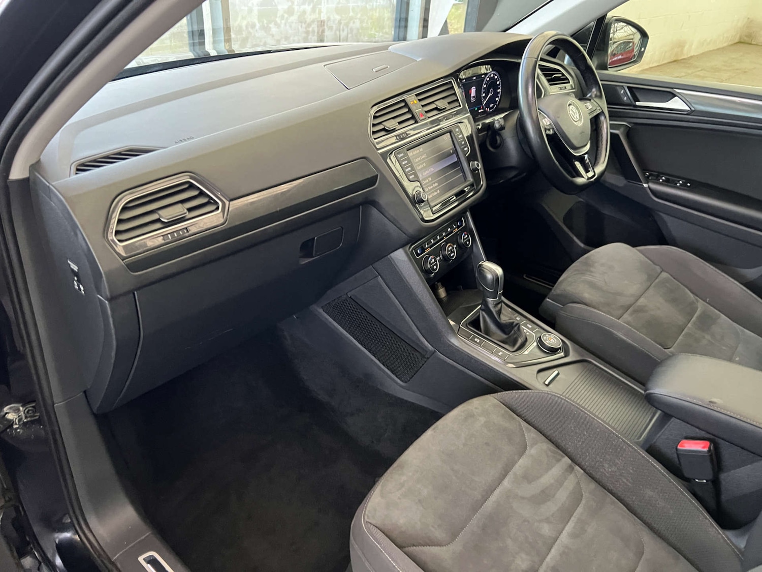 Used Volkswagen Tiguan 2017 for sale - 77262717: Photo 28