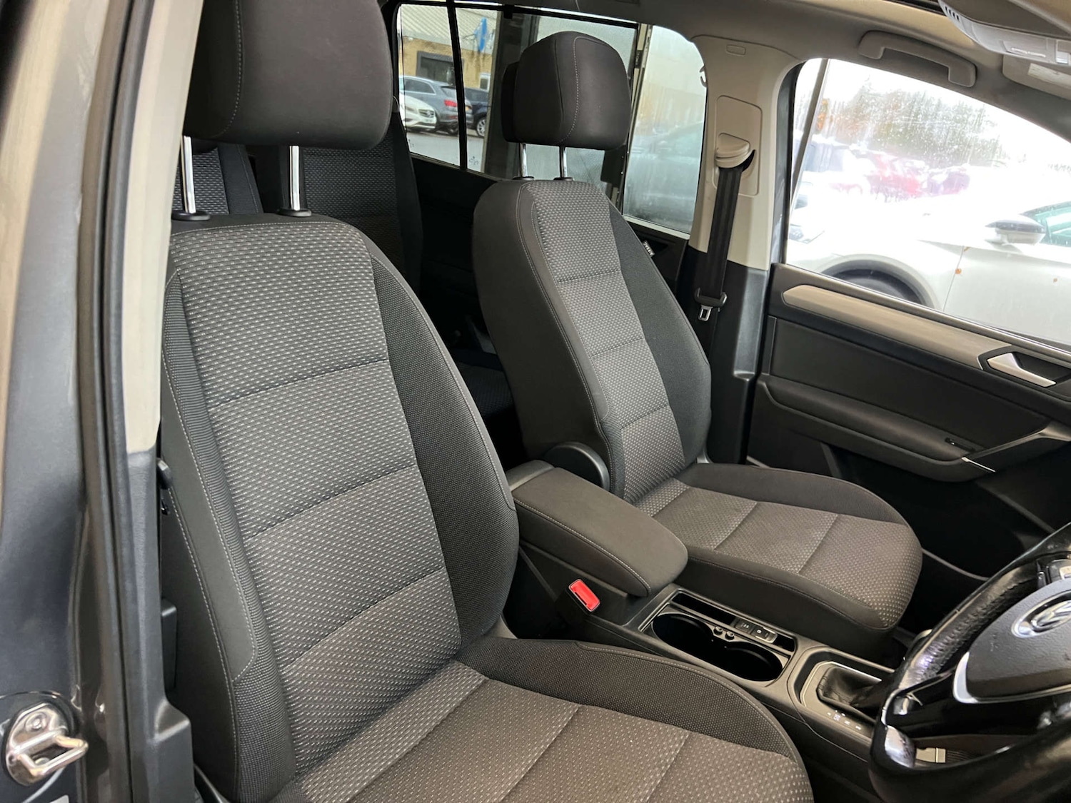 Used Volkswagen Touran 2017 for sale - 76541323: Photo 10