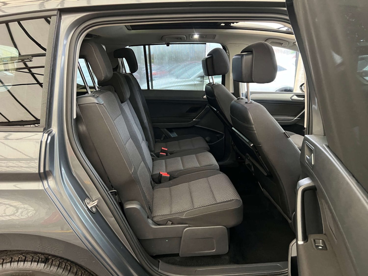 Used Volkswagen Touran 2017 for sale - 76541323: Photo 28