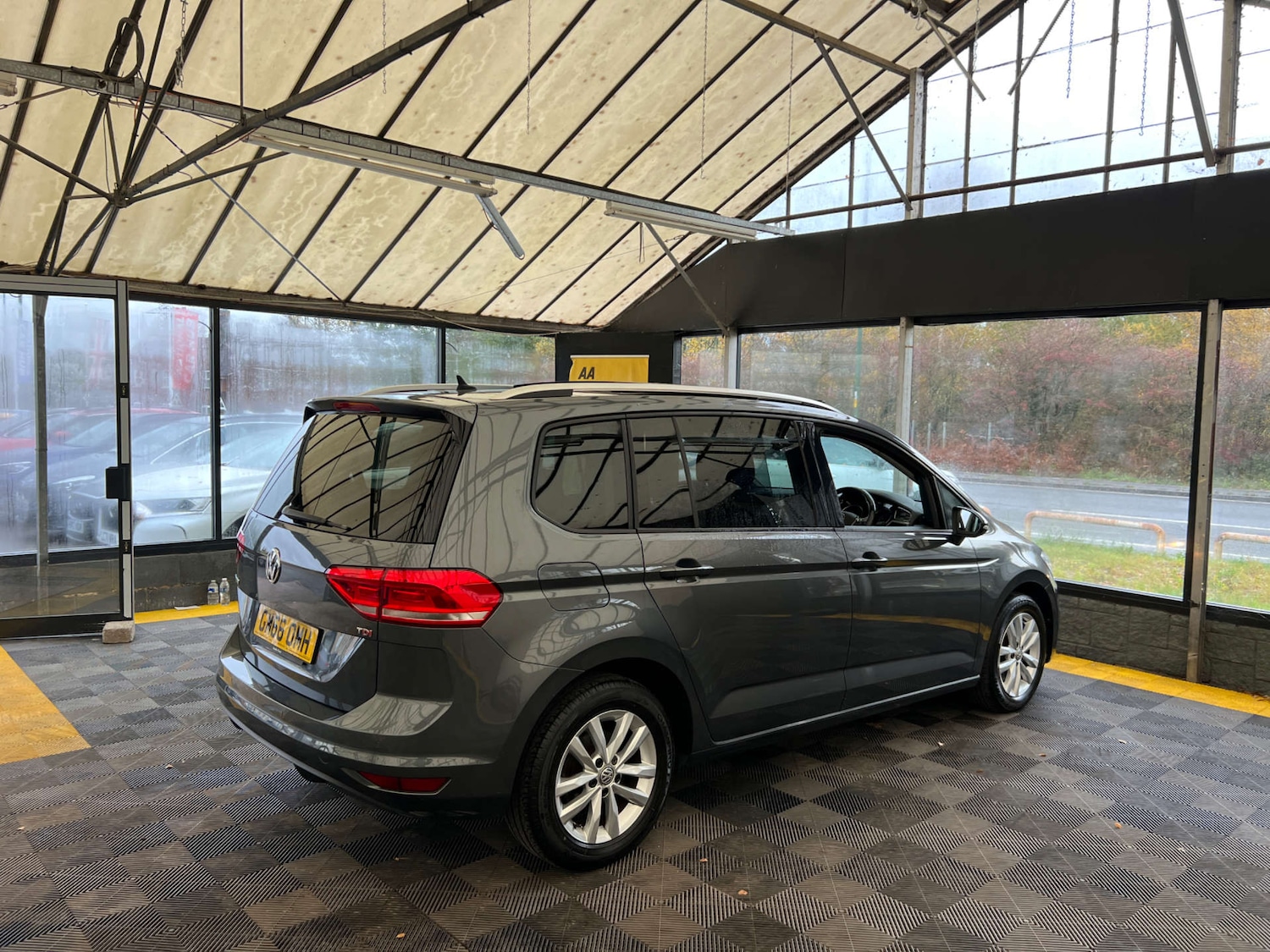 Used Volkswagen Touran 2017 for sale - 76541323: Photo 7