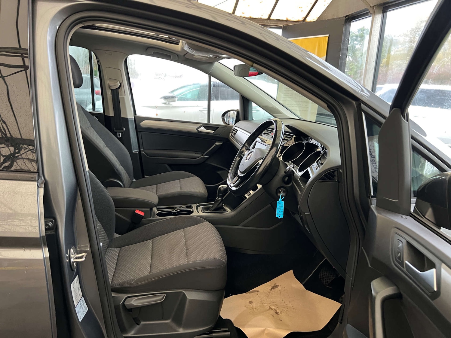 Used Volkswagen Touran 2017 for sale - 76541323: Photo 9