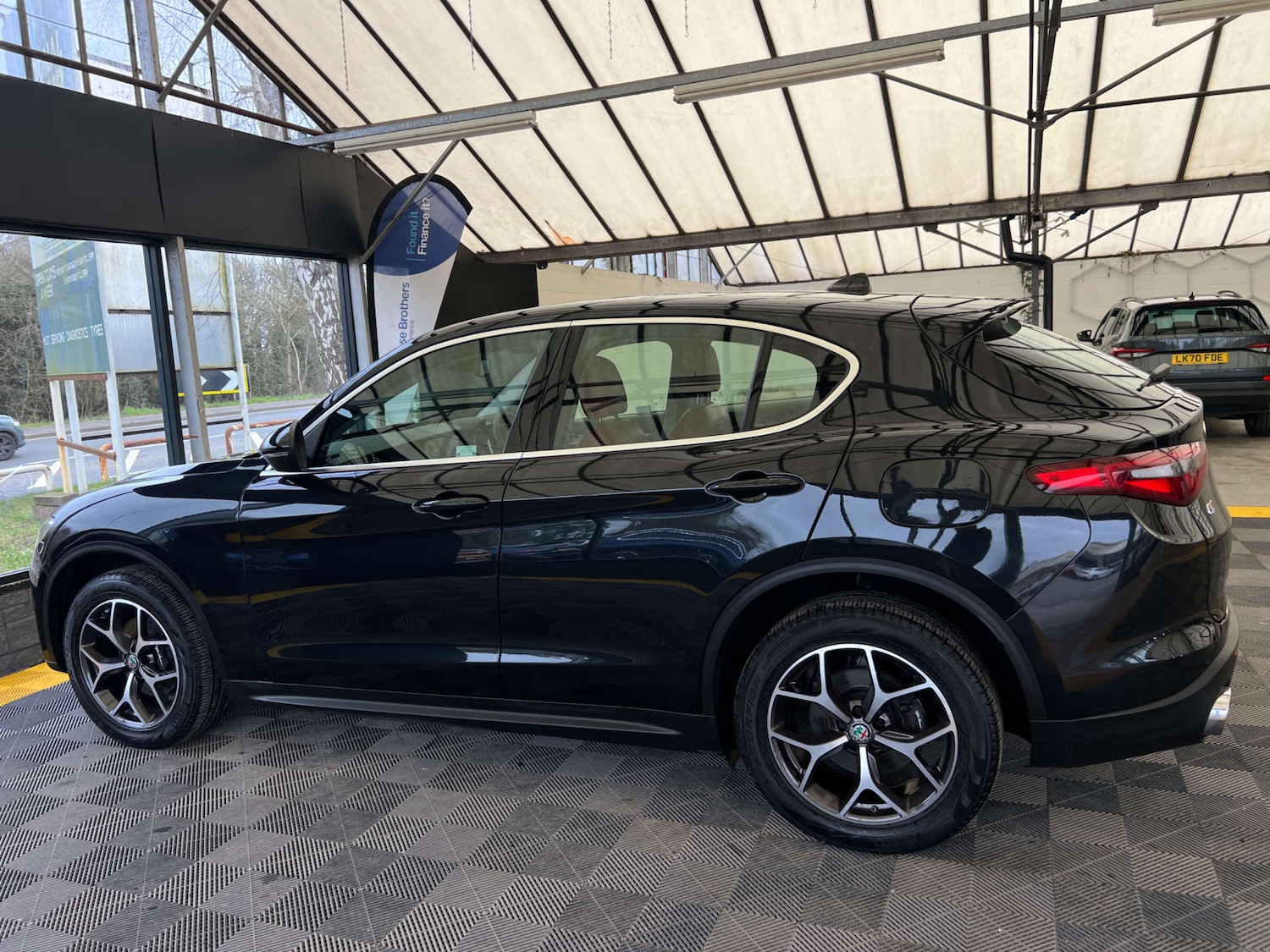 Used Alfa Romeo Stelvio 2017 for sale - 77736140: Photo 7