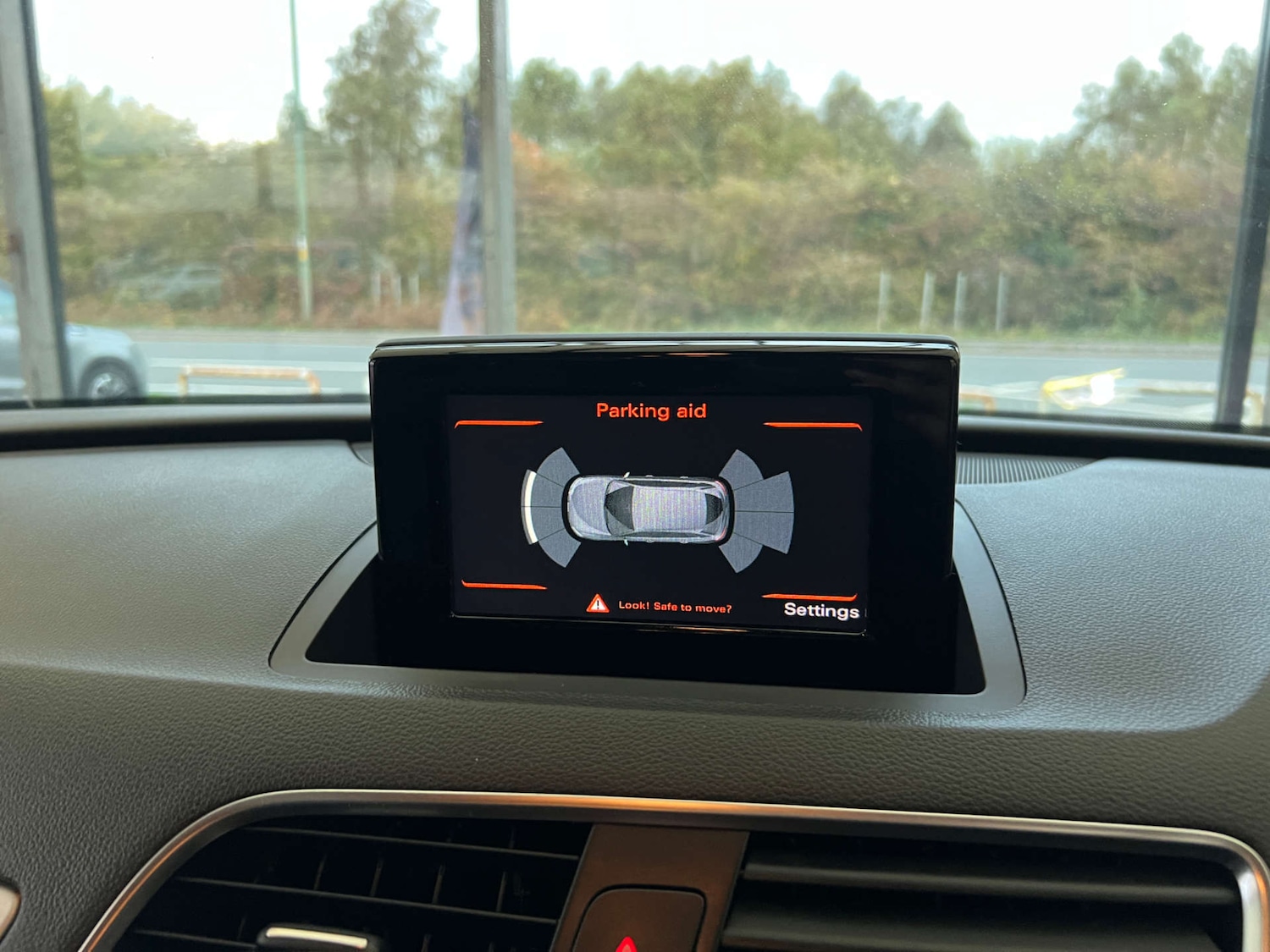 Used Audi Q3 2014 for sale - 76601657: Photo 23