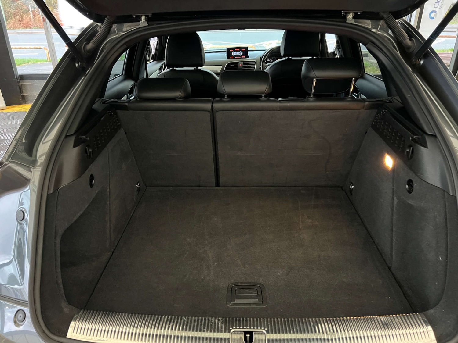 Used Audi Q3 2014 for sale - 76601657: Photo 30