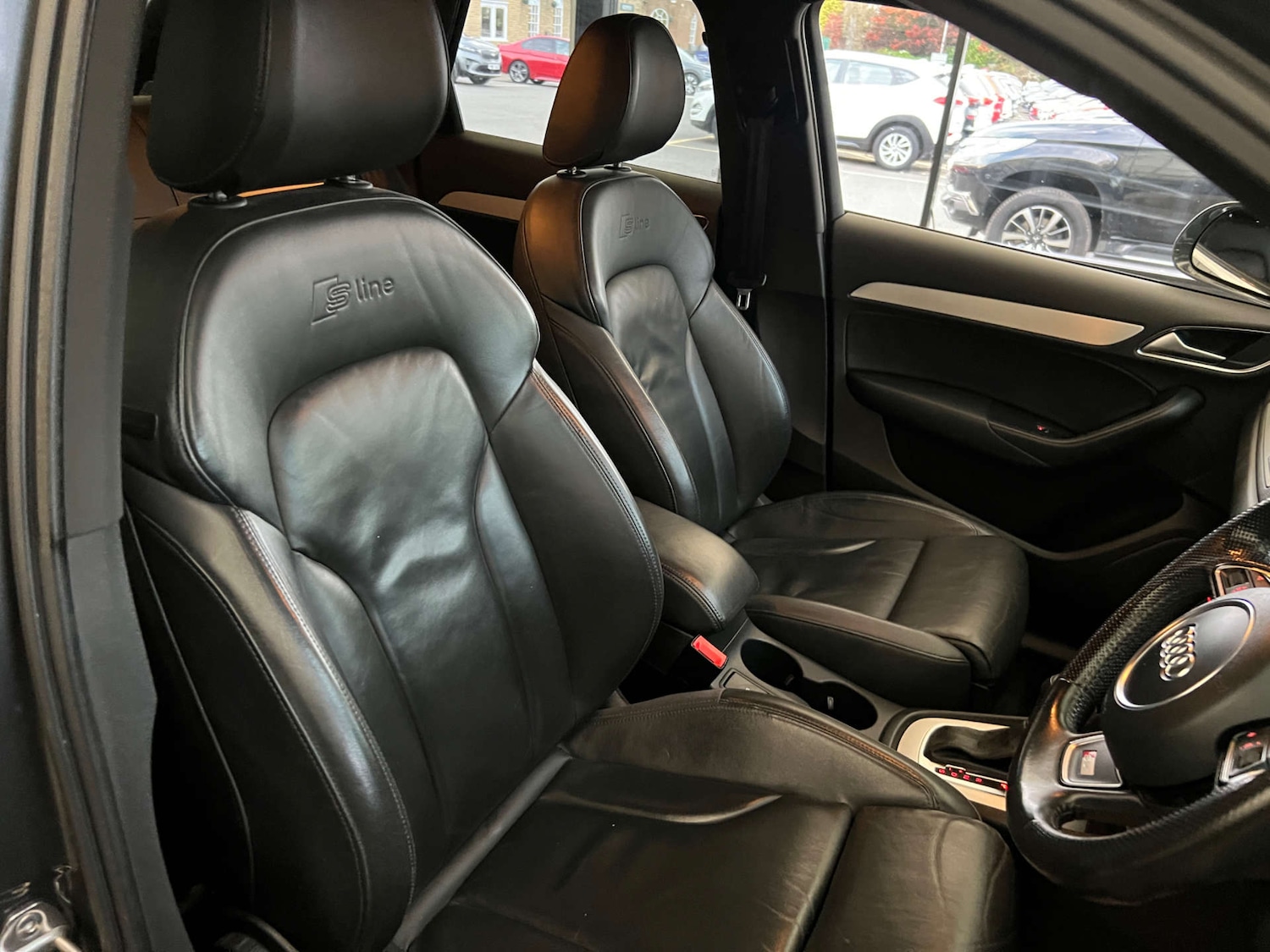 Used Audi Q3 2014 for sale - 76601657: Photo 9