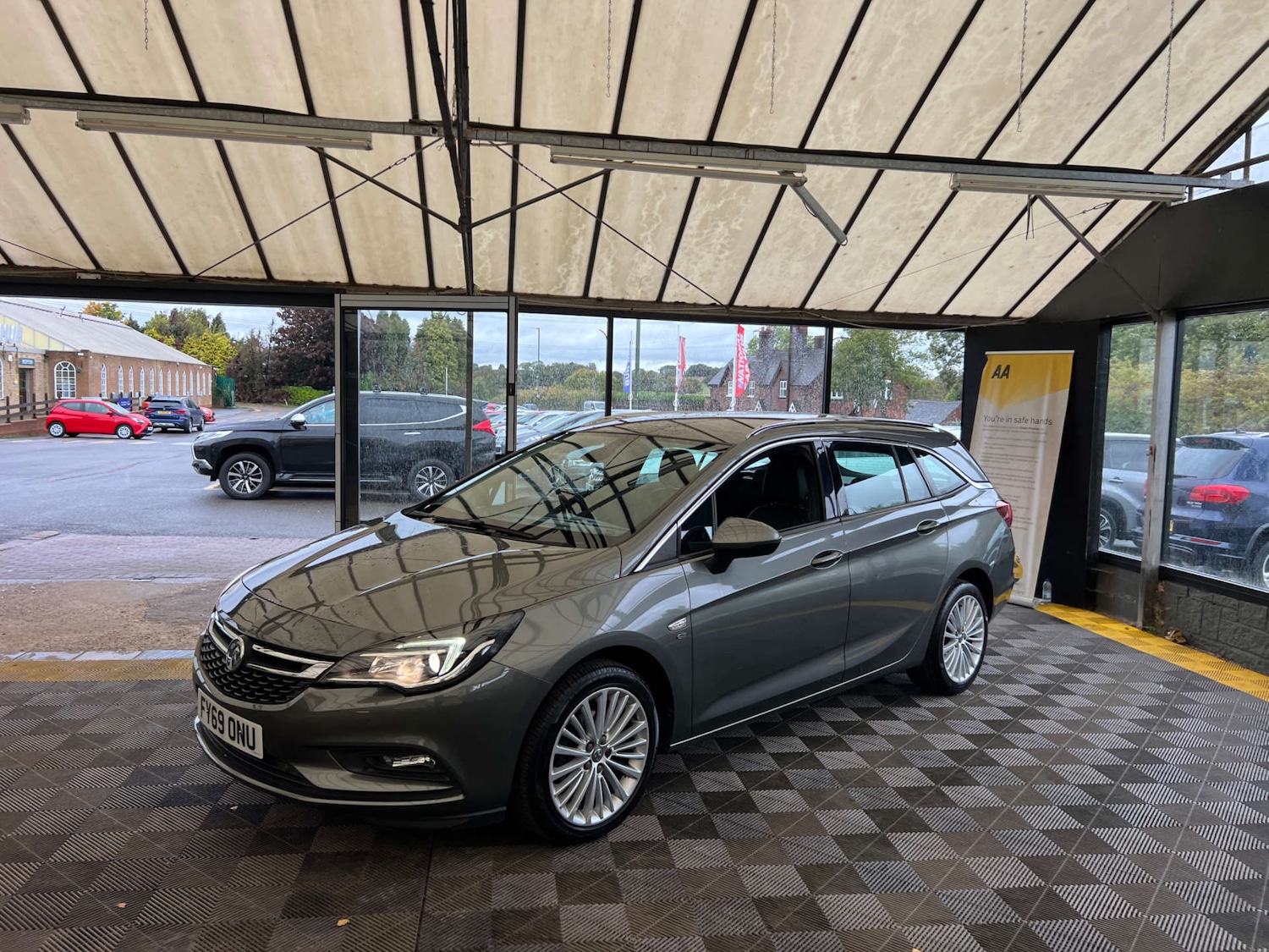 Used Vauxhall Astra 2019 for sale - 76165318: Photo 4