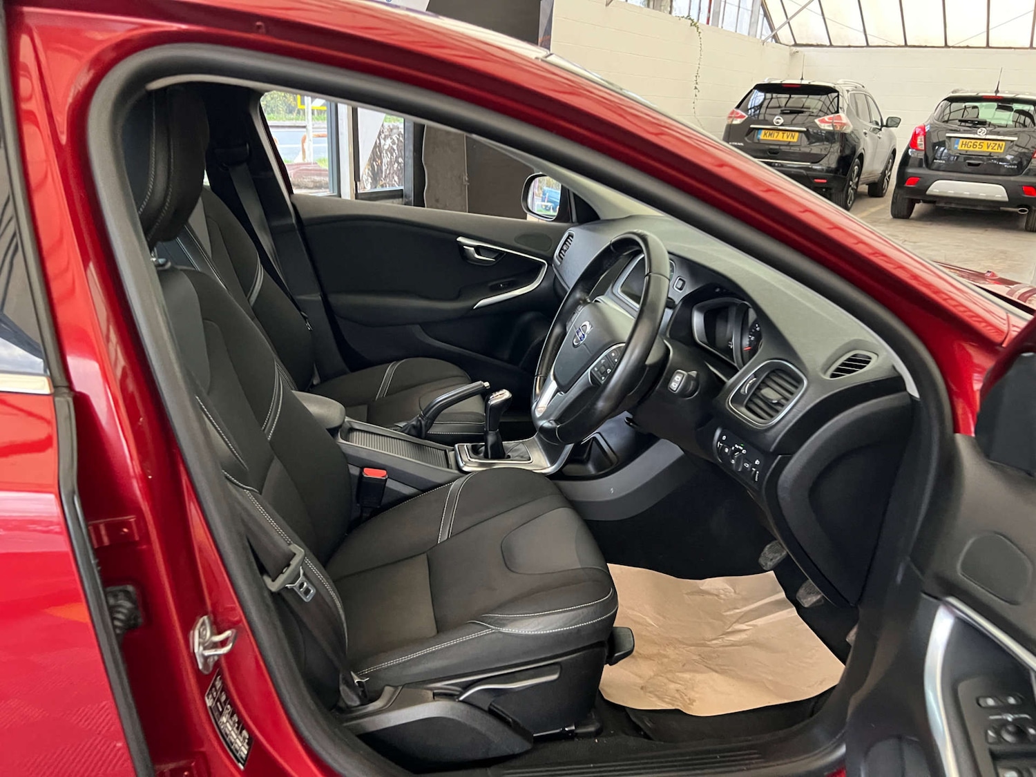 Used Volvo V40 2015 for sale - 76601663: Photo 10