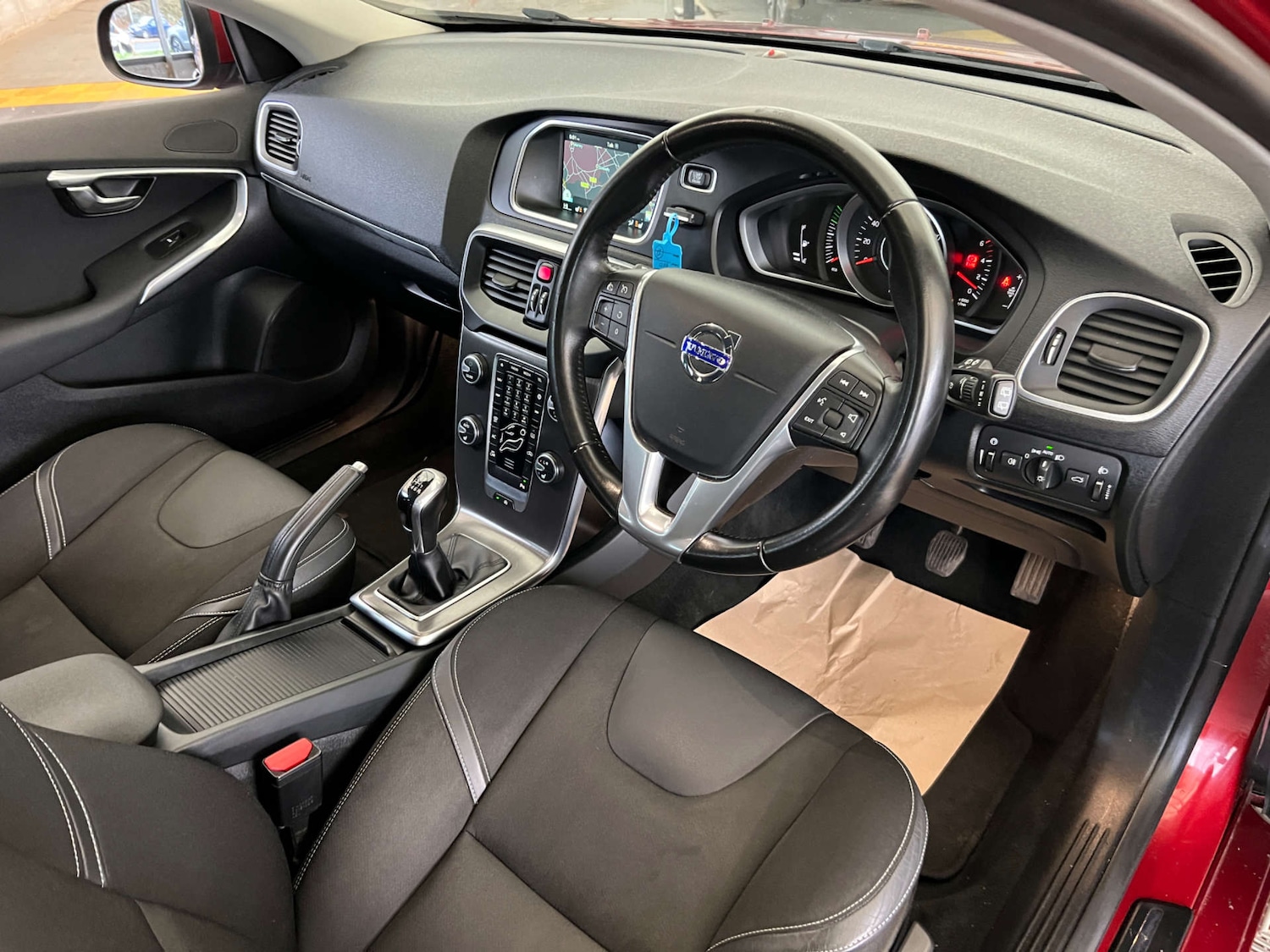 Used Volvo V40 2015 for sale - 76601663: Photo 12