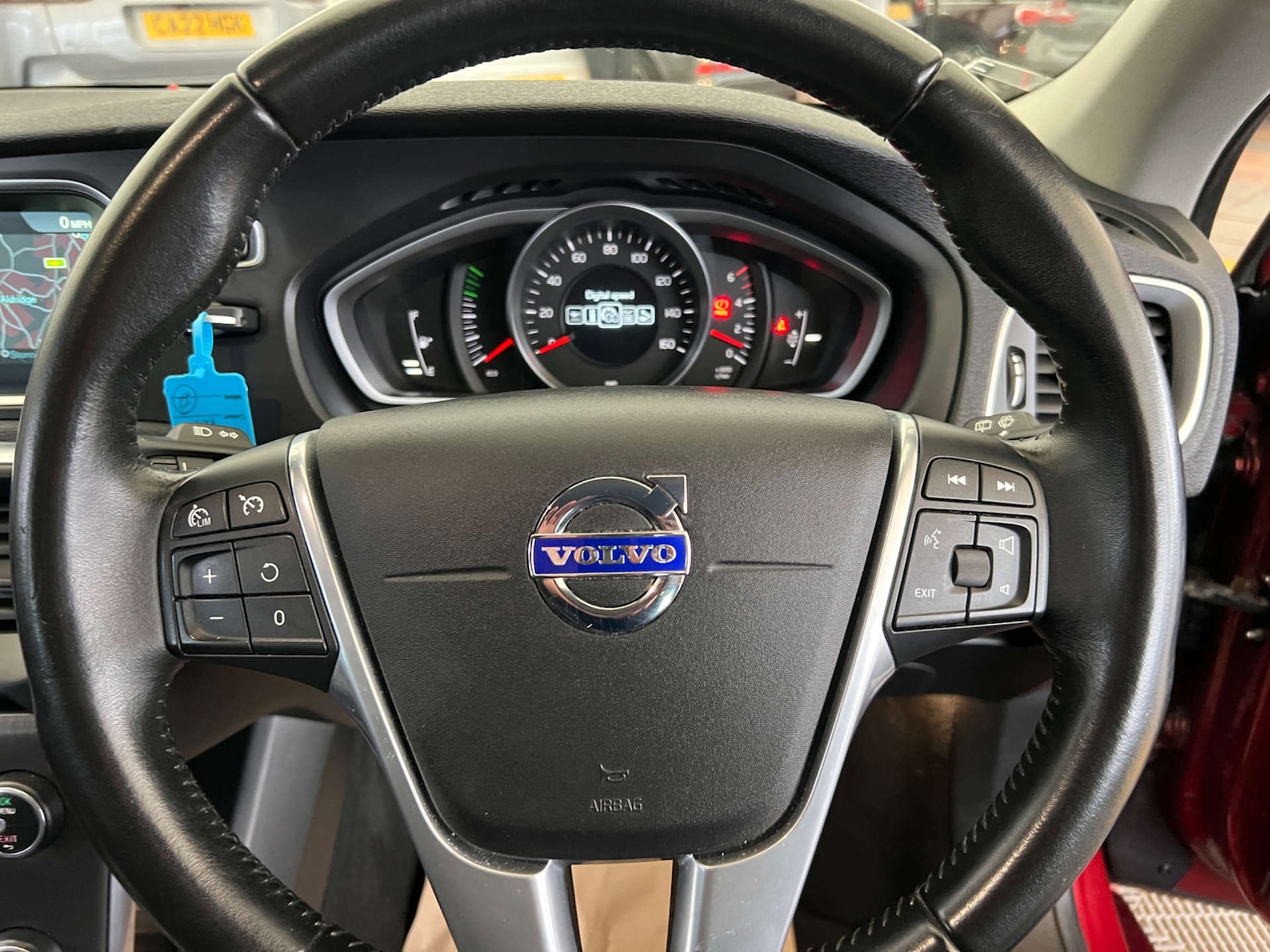 Used Volvo V40 2015 for sale - 76601663: Photo 14