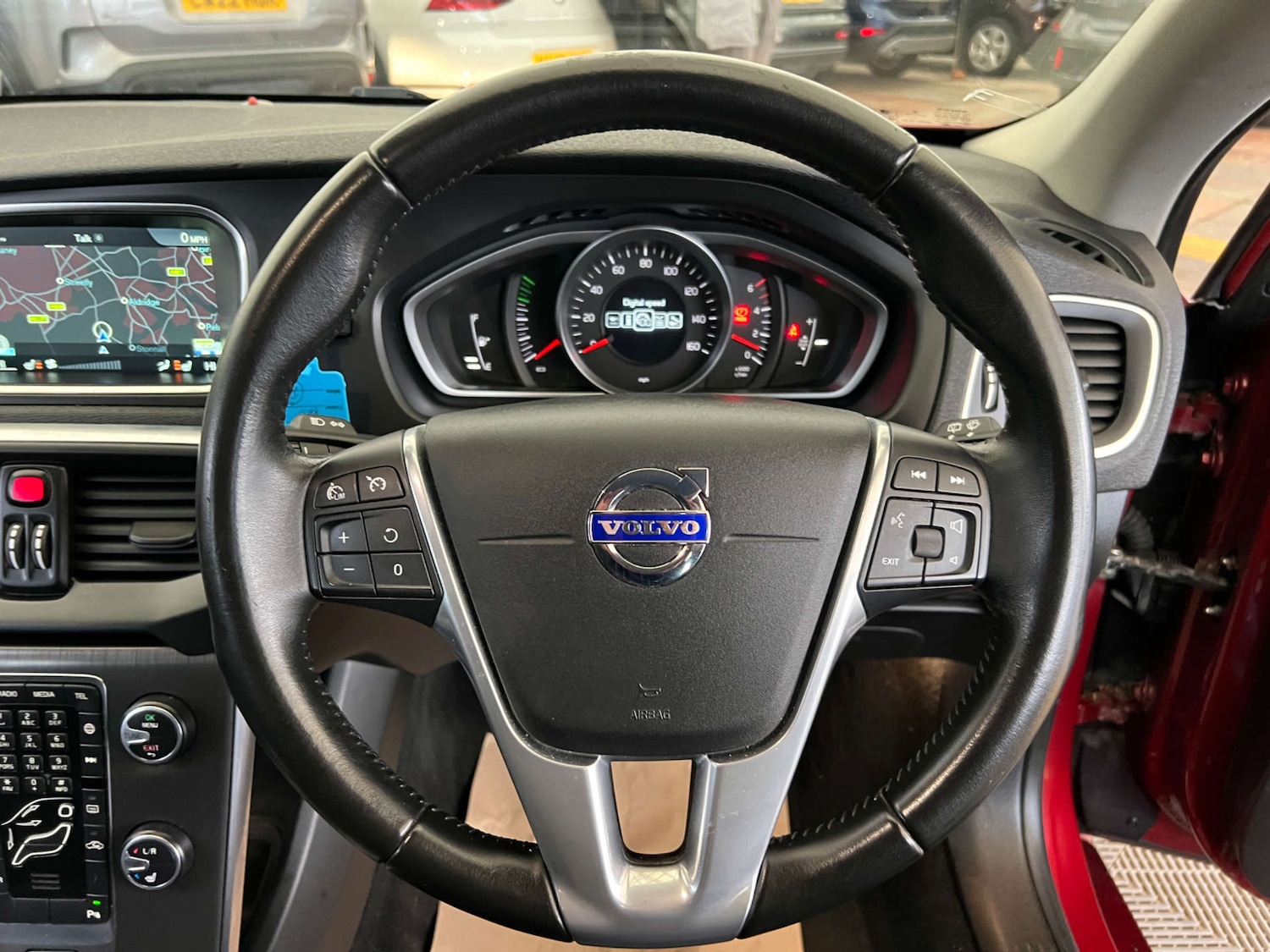 Used Volvo V40 2015 for sale - 76601663: Photo 16