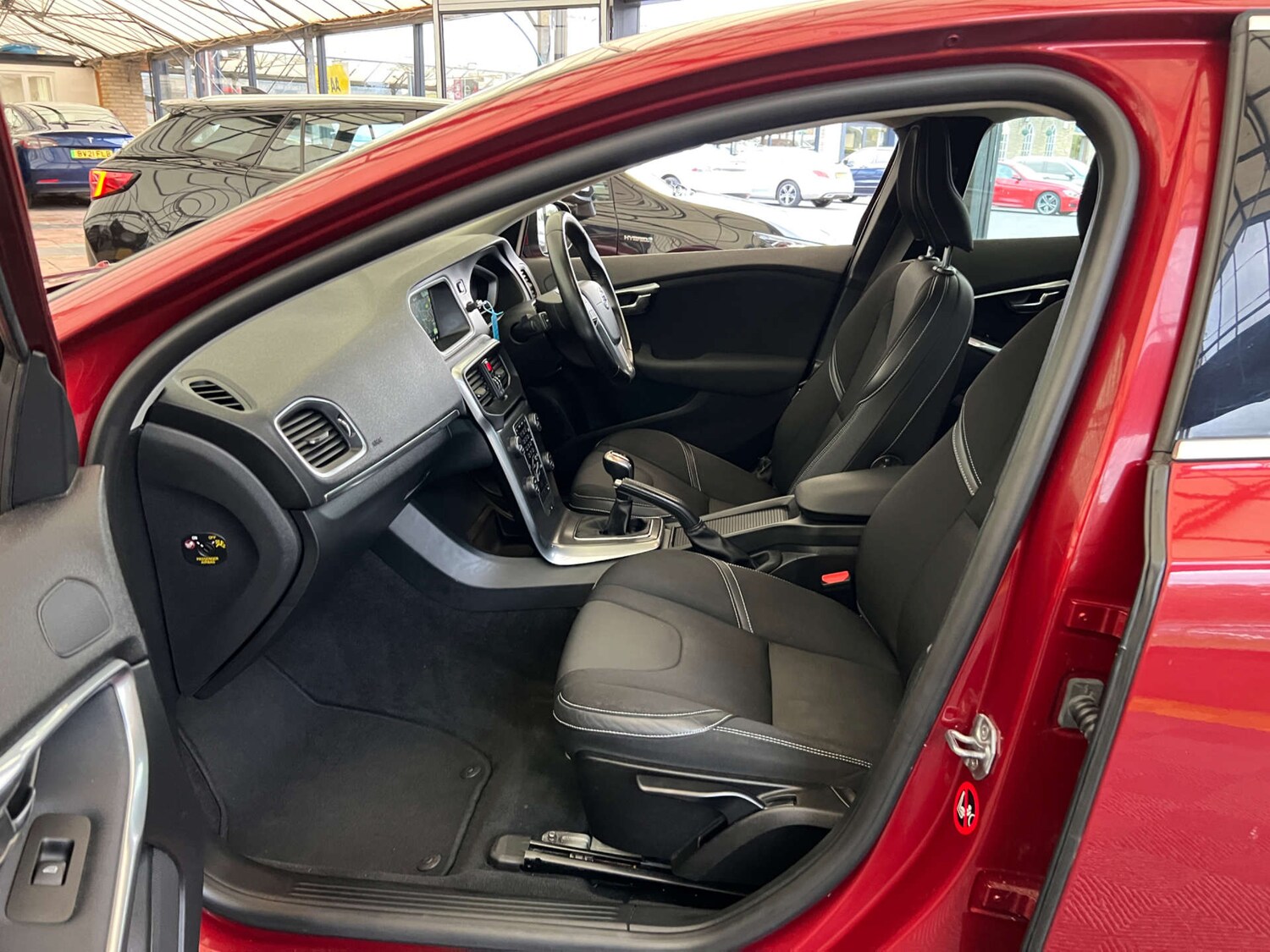 Used Volvo V40 2015 for sale - 76601663: Photo 22