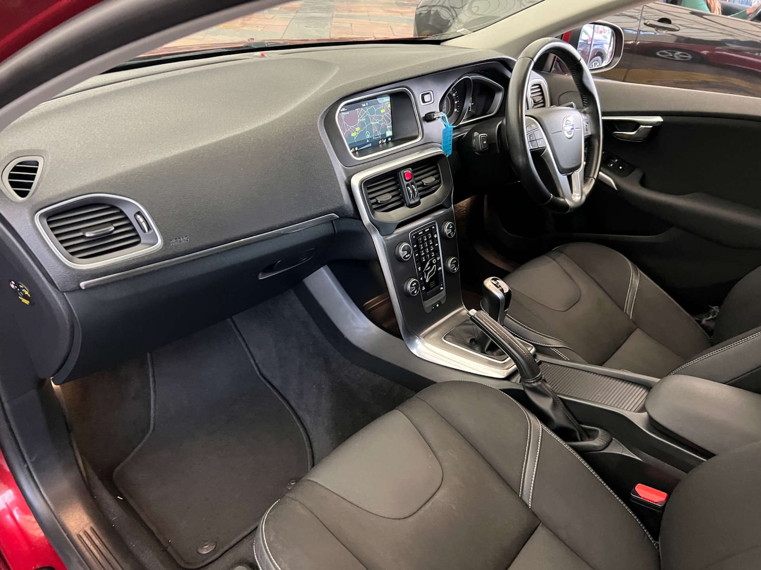 Used Volvo V40 2015 for sale - 76601663: Photo 24