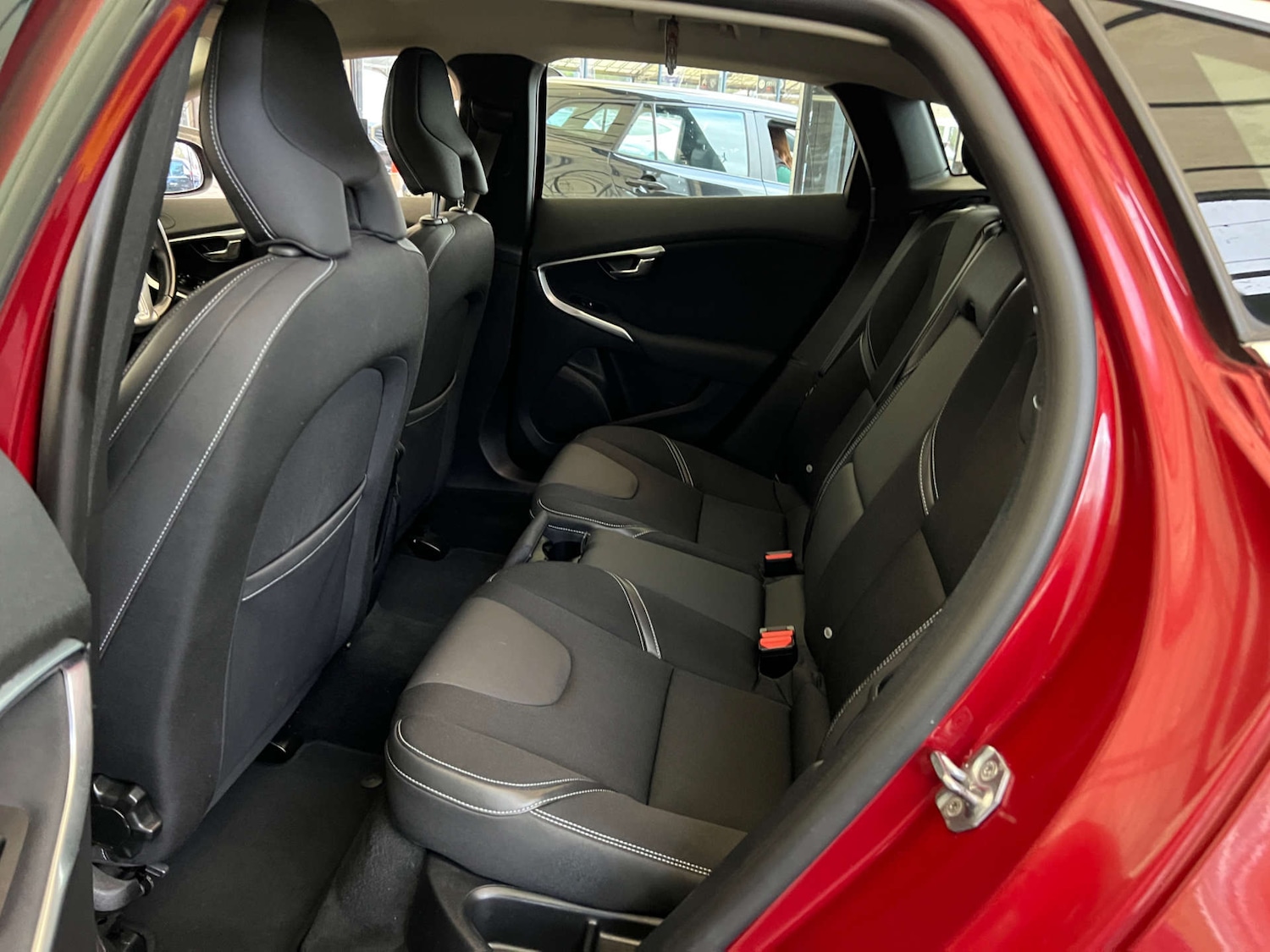 Used Volvo V40 2015 for sale - 76601663: Photo 25