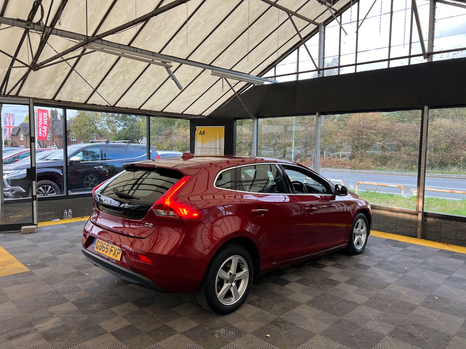 Used Volvo V40 2015 for sale - 76601663: Photo 8