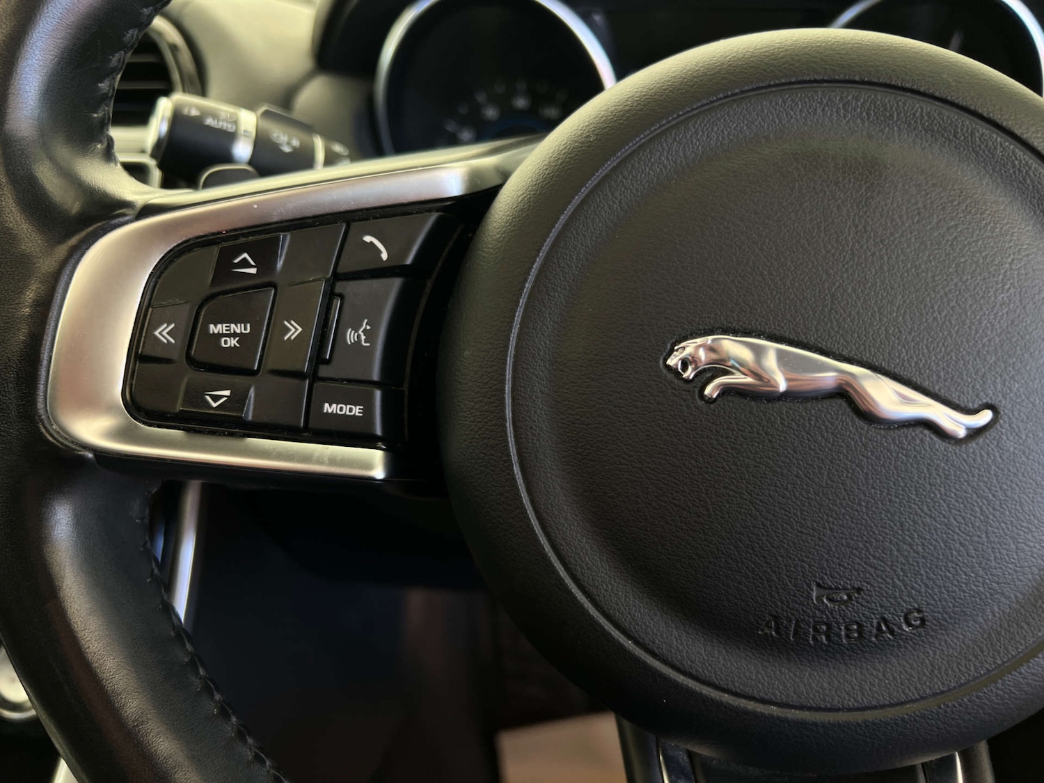 Used Jaguar XE 2017 for sale - 77979874: Photo 13