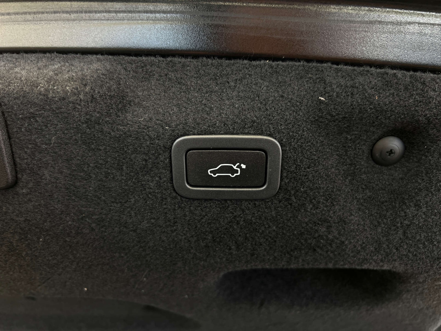 Used Jaguar XE 2017 for sale - 77979874: Photo 25