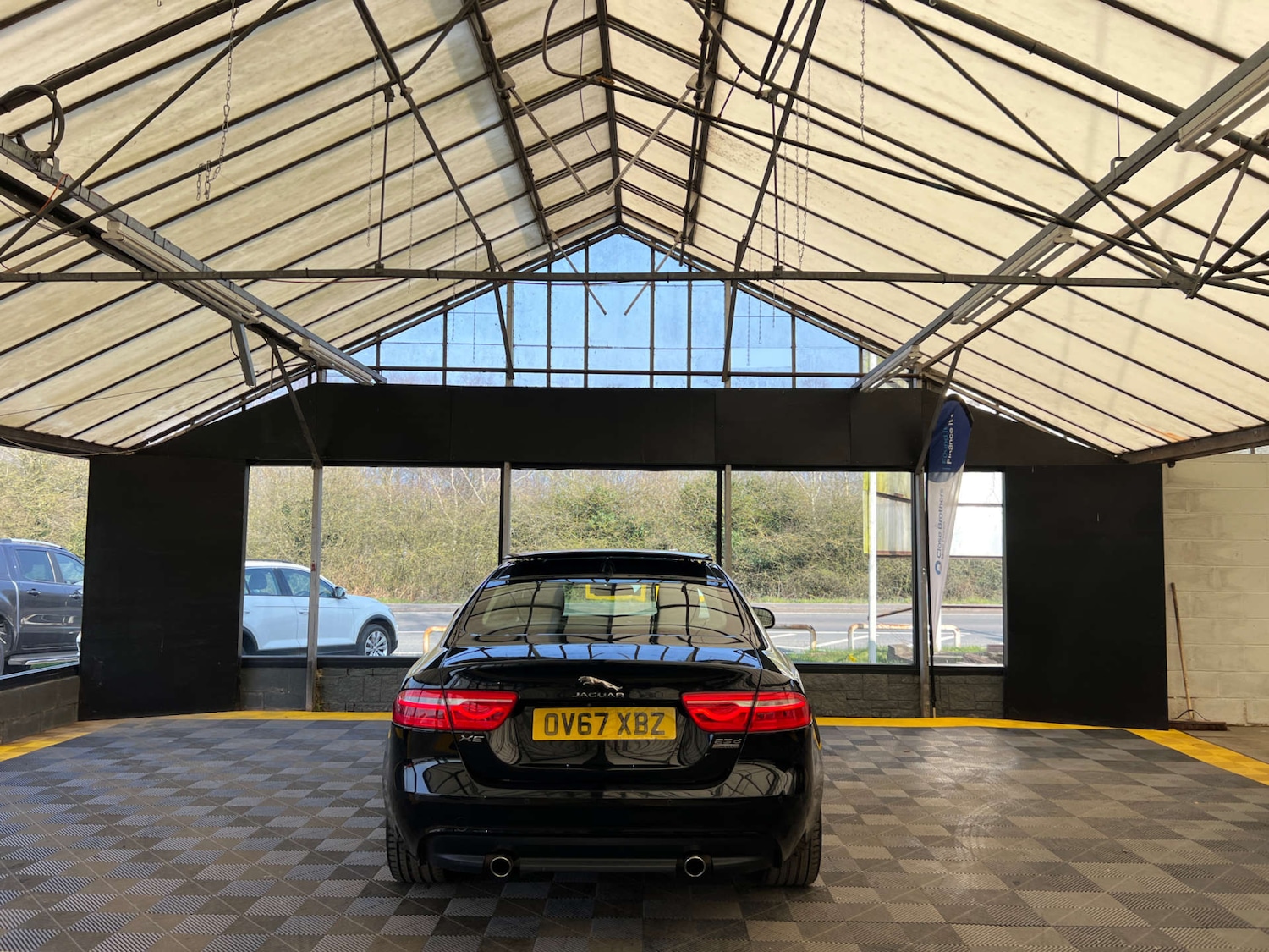 Used Jaguar XE 2017 for sale - 77979874: Photo 7