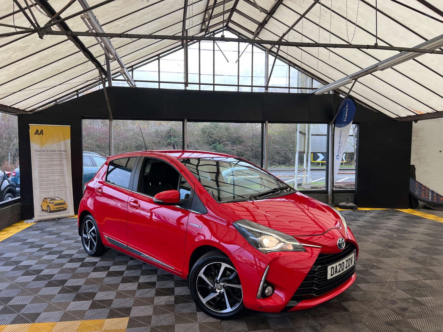 Used Toyota Yaris 2020 for sale - 76734390: Photo 1