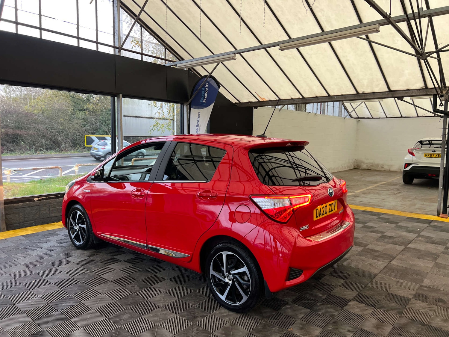 Used Toyota Yaris 2020 for sale - 76734390: Photo 5