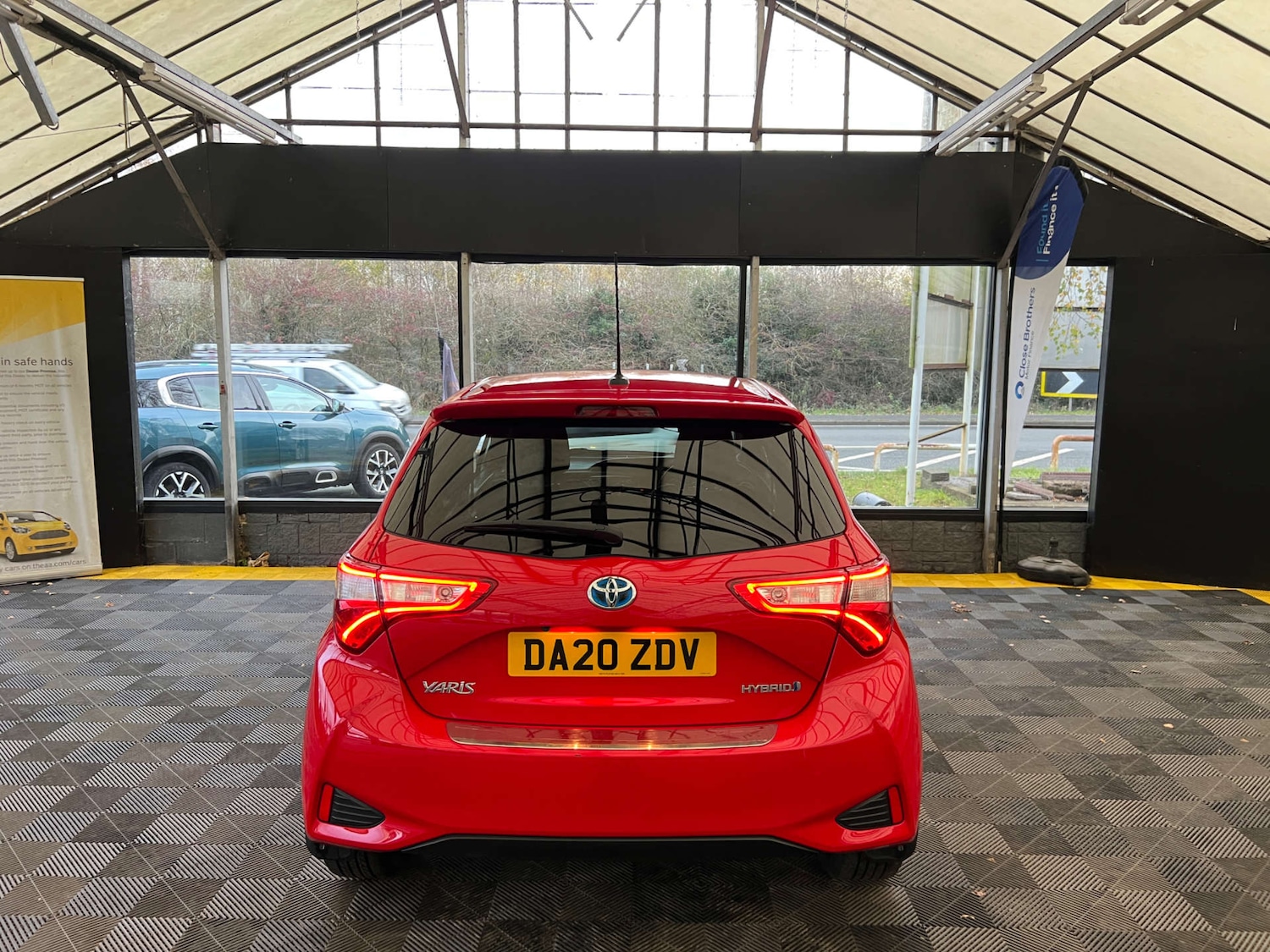 Used Toyota Yaris 2020 for sale - 76734390: Photo 6