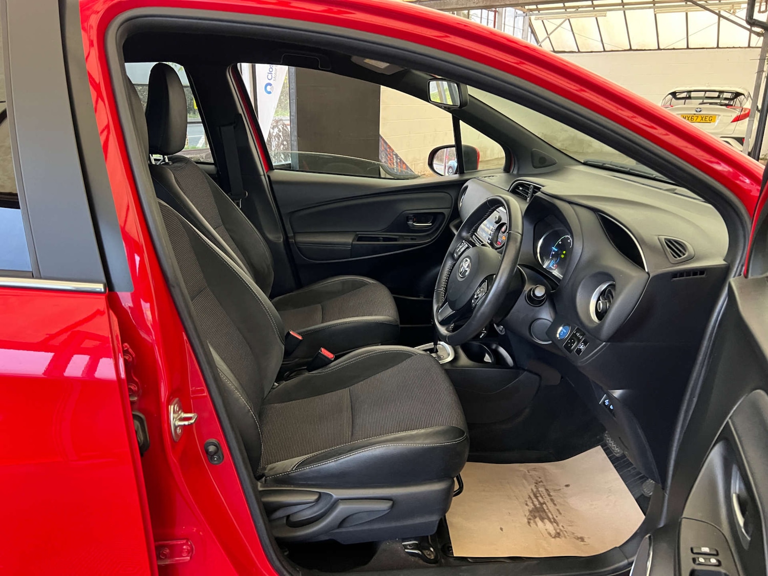 Used Toyota Yaris 2020 for sale - 76734390: Photo 9