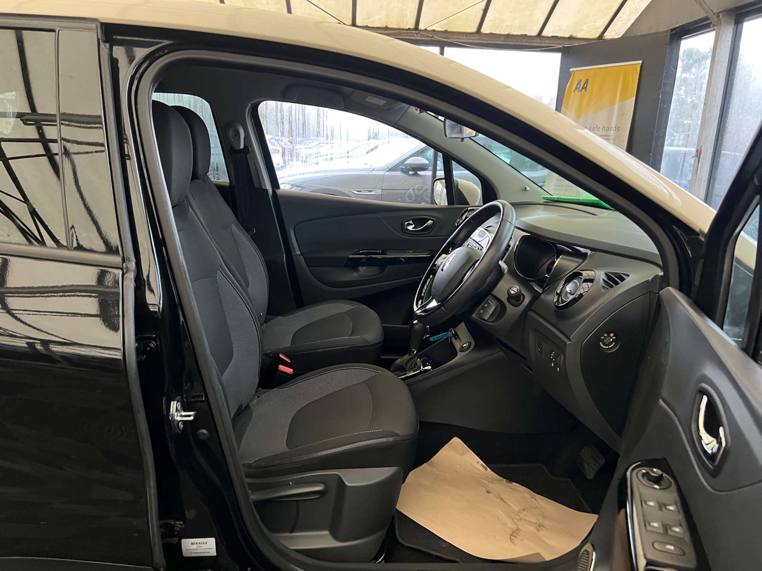 Used Renault Captur 2015 for sale - 77038516: Photo 10