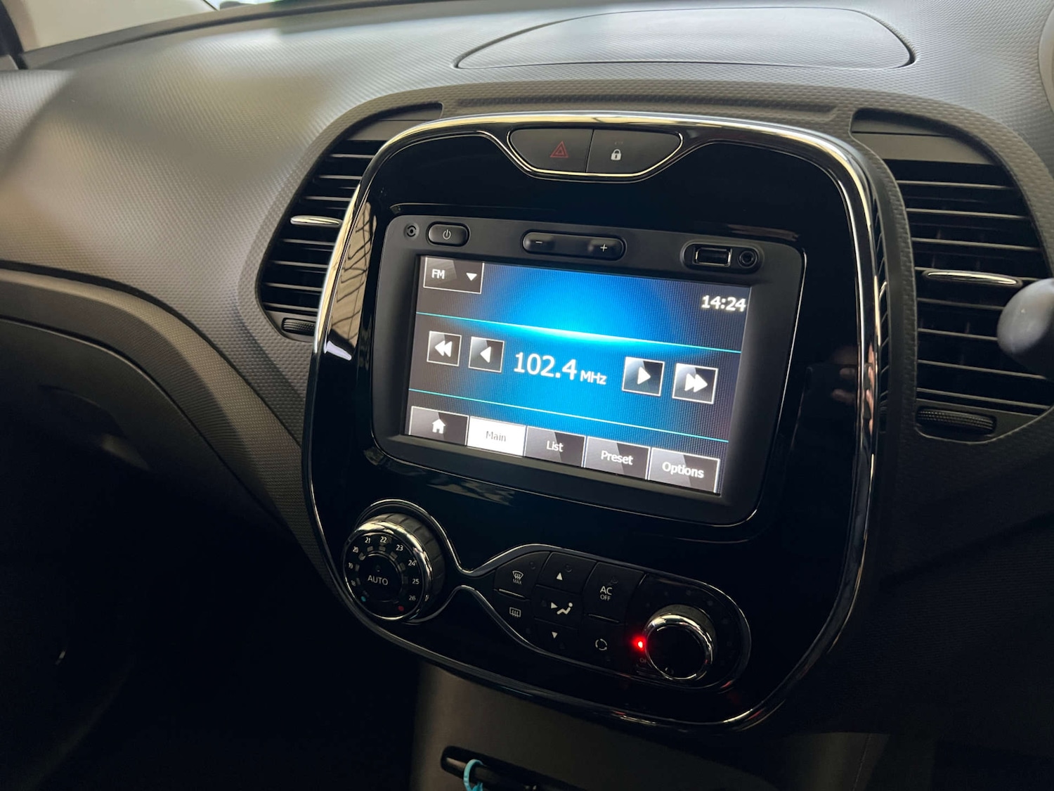 Used Renault Captur 2015 for sale - 77038516: Photo 17