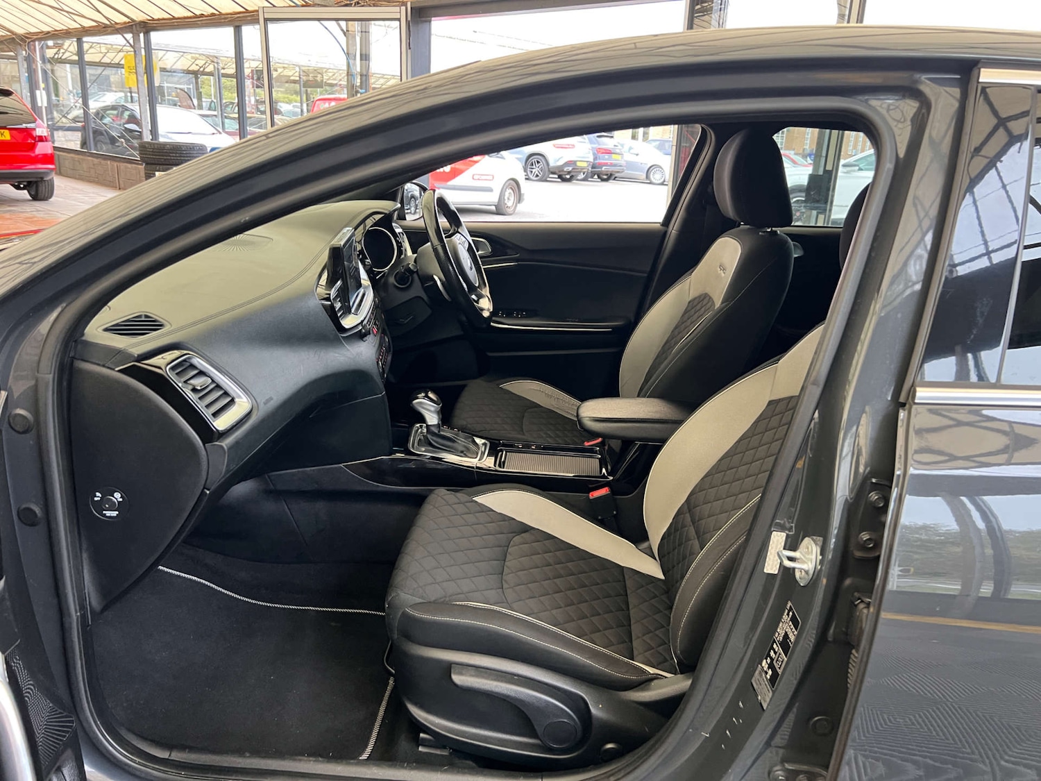 Used Kia Pro Ceed 2019 for sale - 76642950: Photo 24