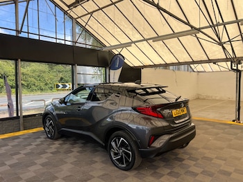 Used Toyota C-HR 2020 for sale - 75135721: Photo