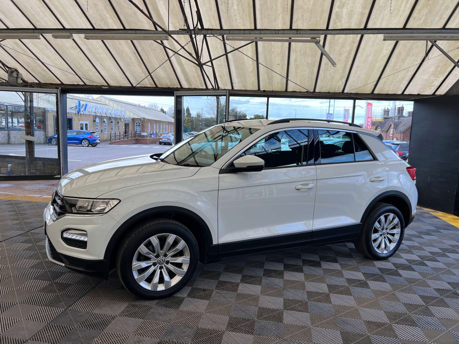 Used Volkswagen T-Roc 2020 for sale - 77897711: Photo 4