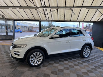 Used Volkswagen T-Roc 2020 for sale - 77897711: Photo